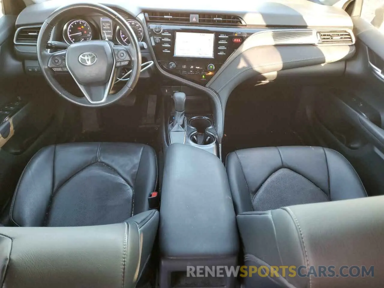 8 fotografías del automóvil dañado 4T1B11HK5KU223482 TOYOTA CAMRY 2019
