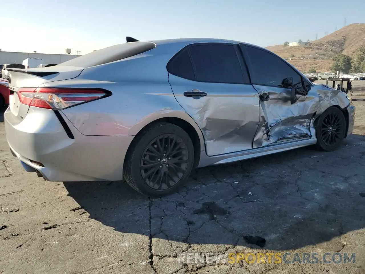 3 fotografías del automóvil dañado 4T1B11HK5KU235650 TOYOTA CAMRY 2019