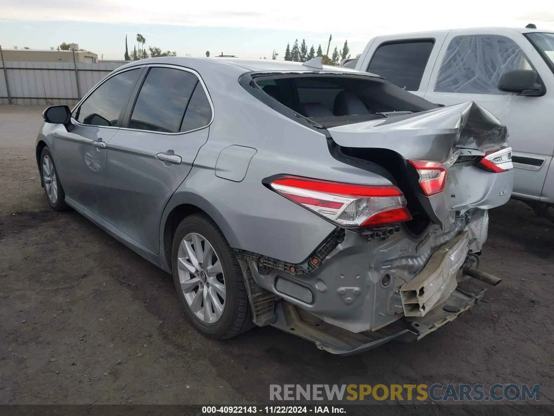 3 fotografías del automóvil dañado 4T1B11HK5KU241190 TOYOTA CAMRY 2019