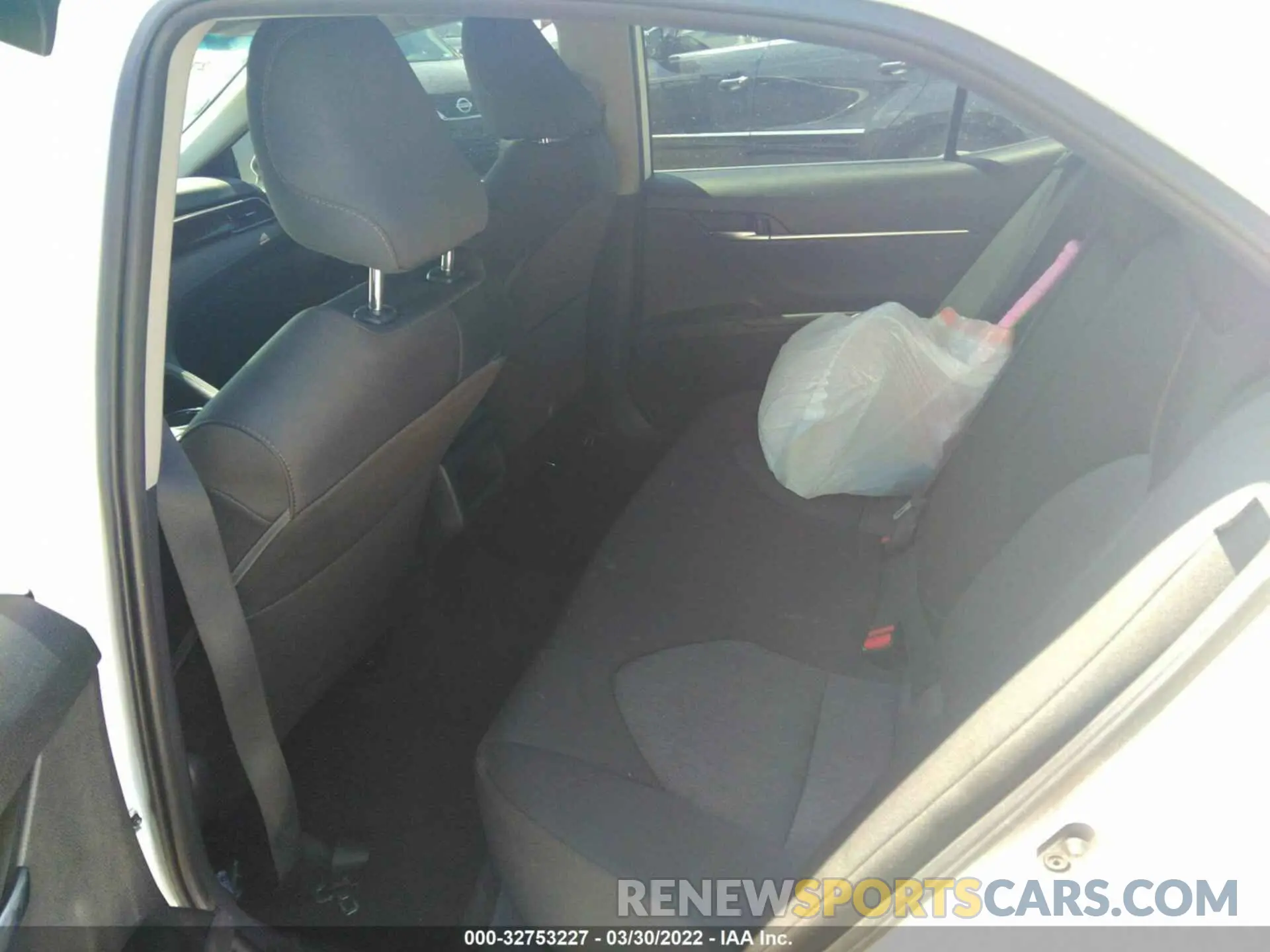 8 fotografías del automóvil dañado 4T1B11HK5KU241593 TOYOTA CAMRY 2019
