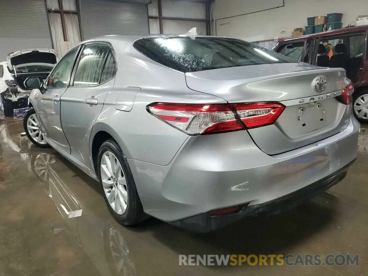 2 fotografías del automóvil dañado 4T1B11HK5KU247393 TOYOTA CAMRY 2019