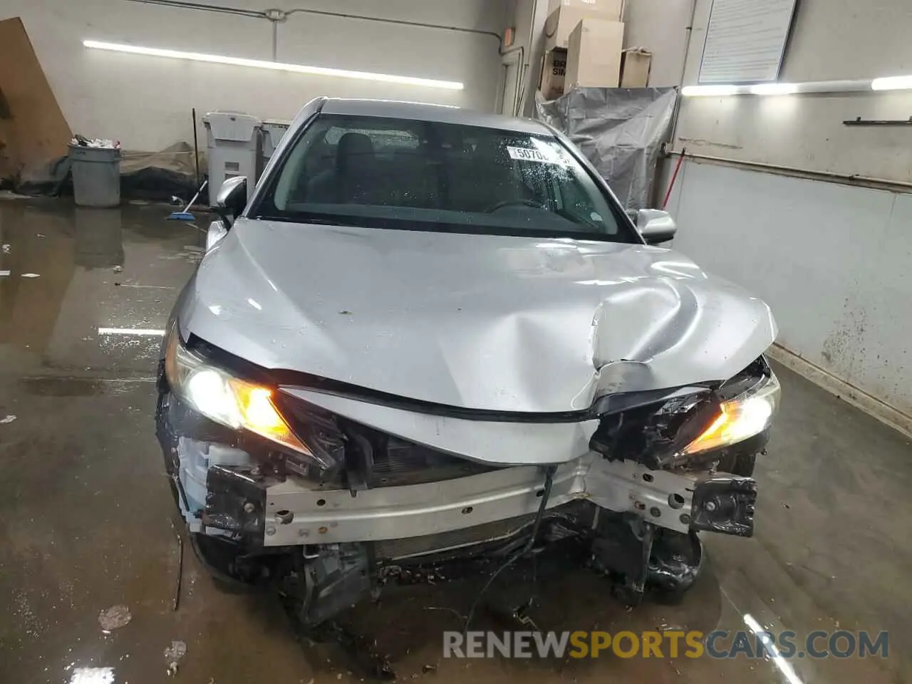 5 fotografías del automóvil dañado 4T1B11HK5KU247393 TOYOTA CAMRY 2019