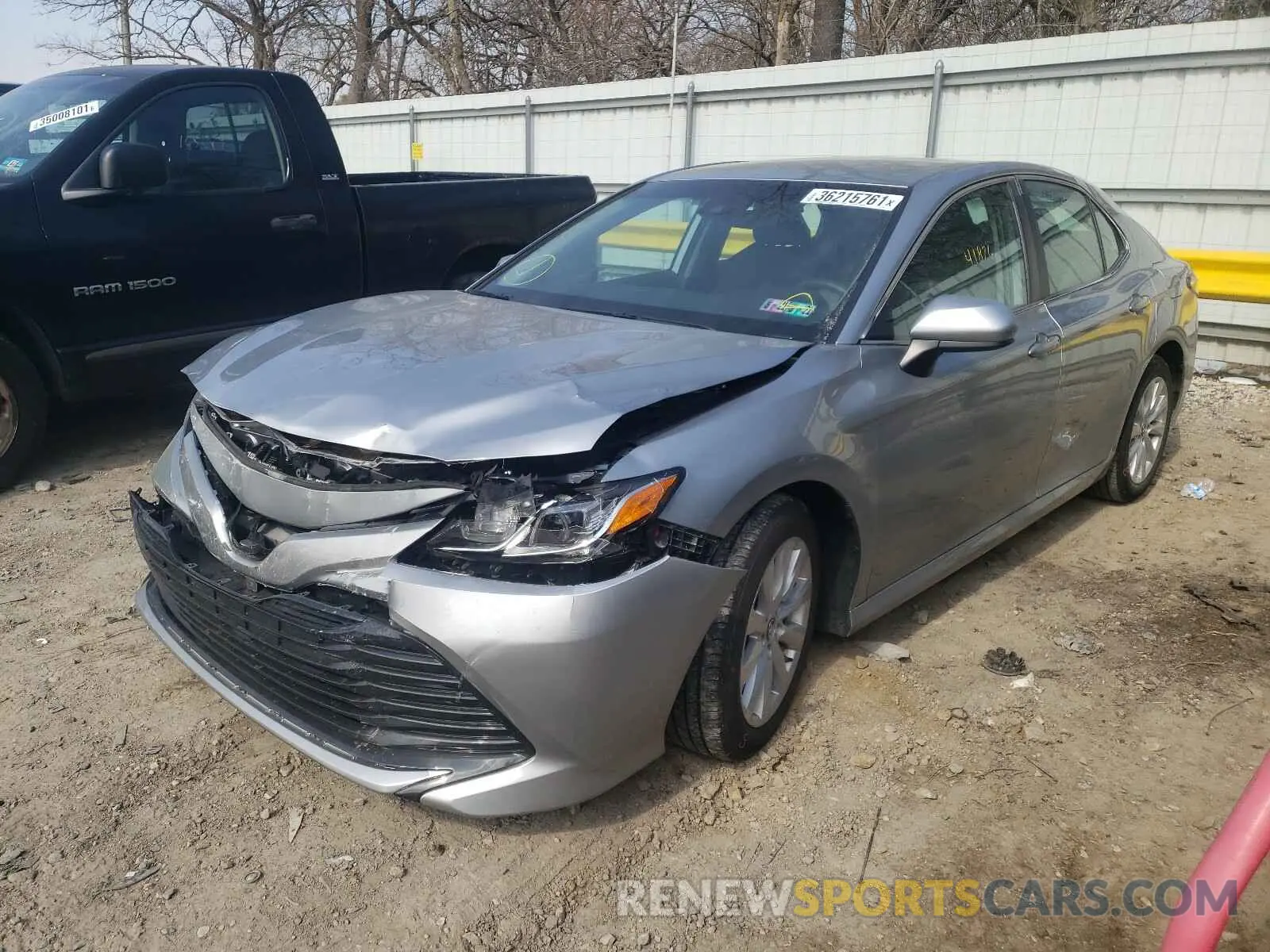 2 fotografías del automóvil dañado 4T1B11HK5KU257812 TOYOTA CAMRY 2019