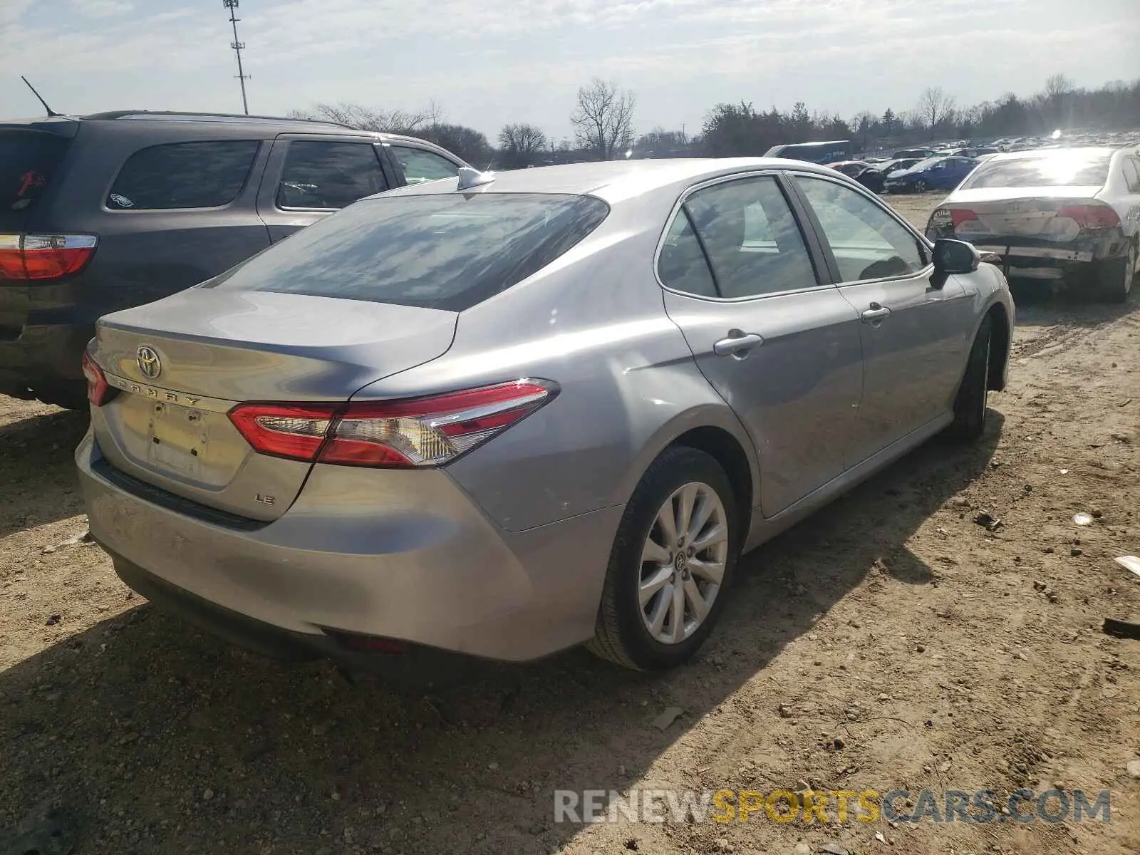 4 fotografías del automóvil dañado 4T1B11HK5KU257812 TOYOTA CAMRY 2019