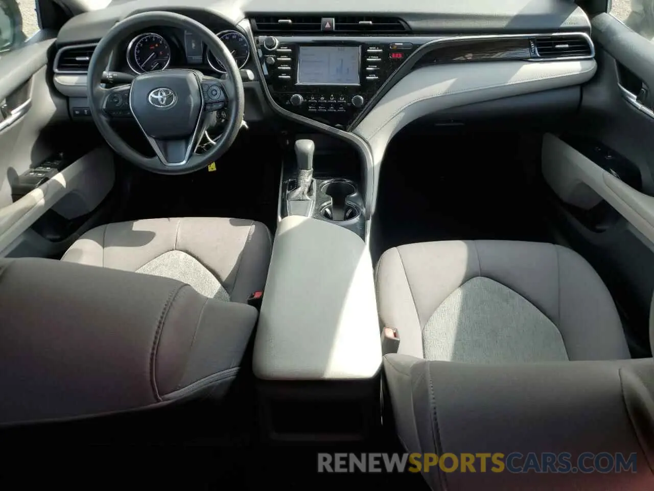 8 fotografías del automóvil dañado 4T1B11HK5KU267014 TOYOTA CAMRY 2019
