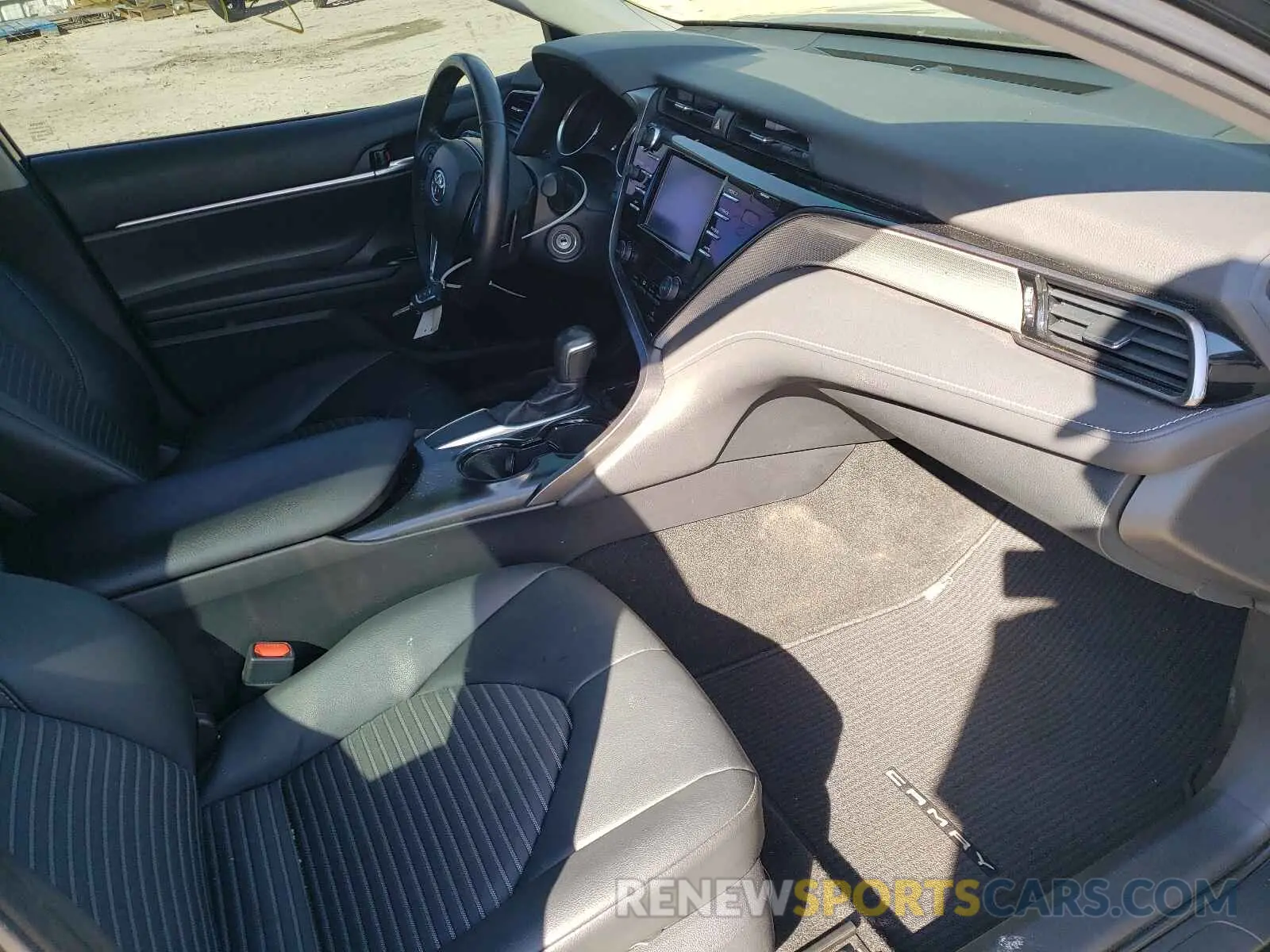 5 fotografías del automóvil dañado 4T1B11HK5KU270981 TOYOTA CAMRY 2019