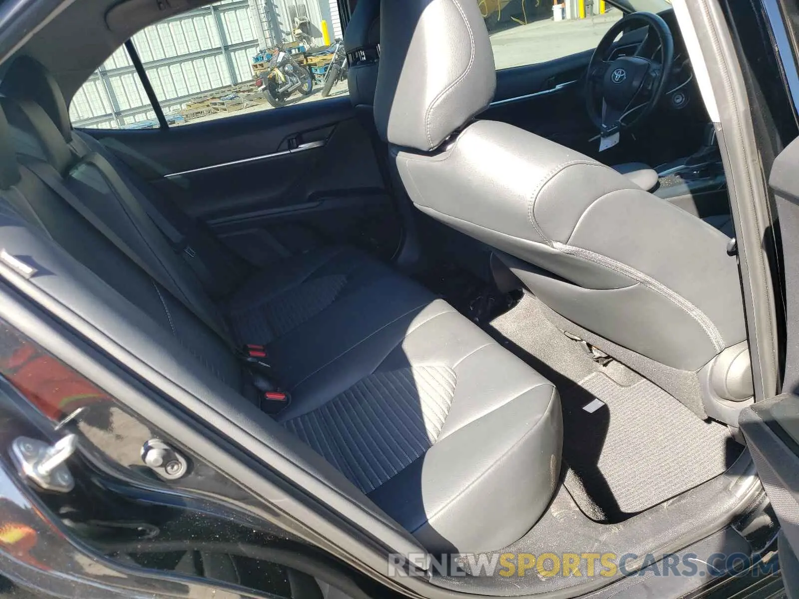 6 fotografías del automóvil dañado 4T1B11HK5KU270981 TOYOTA CAMRY 2019
