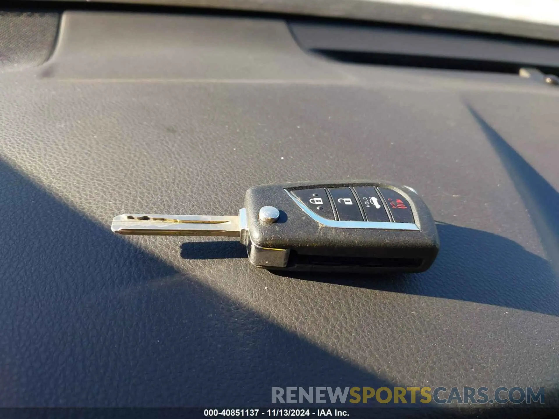 11 fotografías del automóvil dañado 4T1B11HK5KU273671 TOYOTA CAMRY 2019