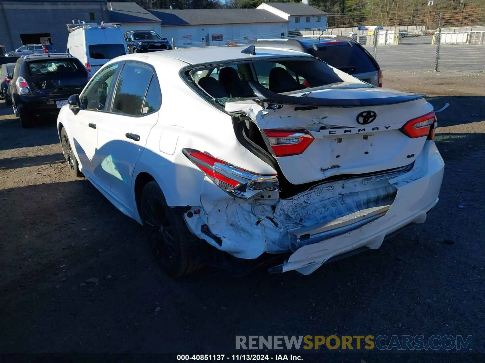 3 fotografías del automóvil dañado 4T1B11HK5KU273671 TOYOTA CAMRY 2019