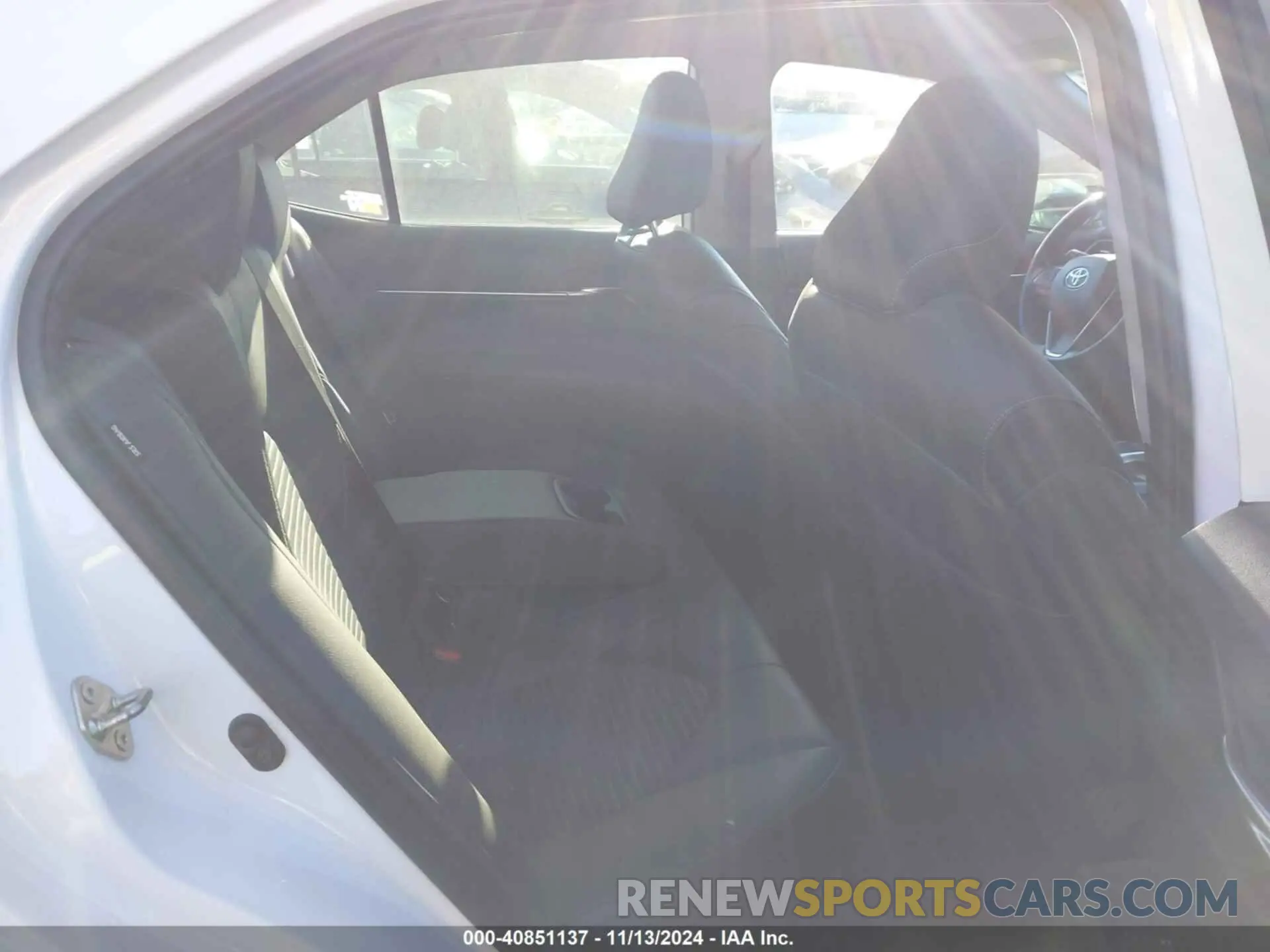 8 fotografías del automóvil dañado 4T1B11HK5KU273671 TOYOTA CAMRY 2019