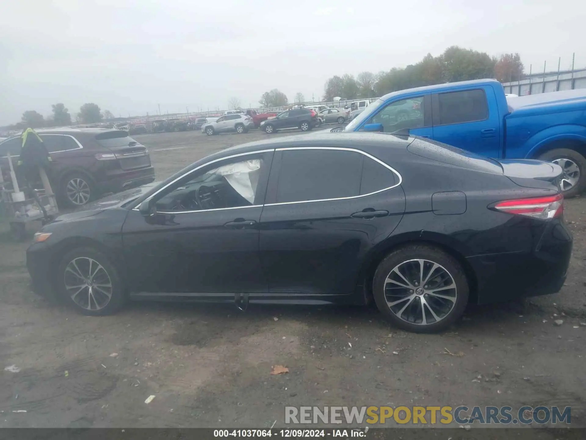 14 fotografías del automóvil dañado 4T1B11HK5KU282774 TOYOTA CAMRY 2019