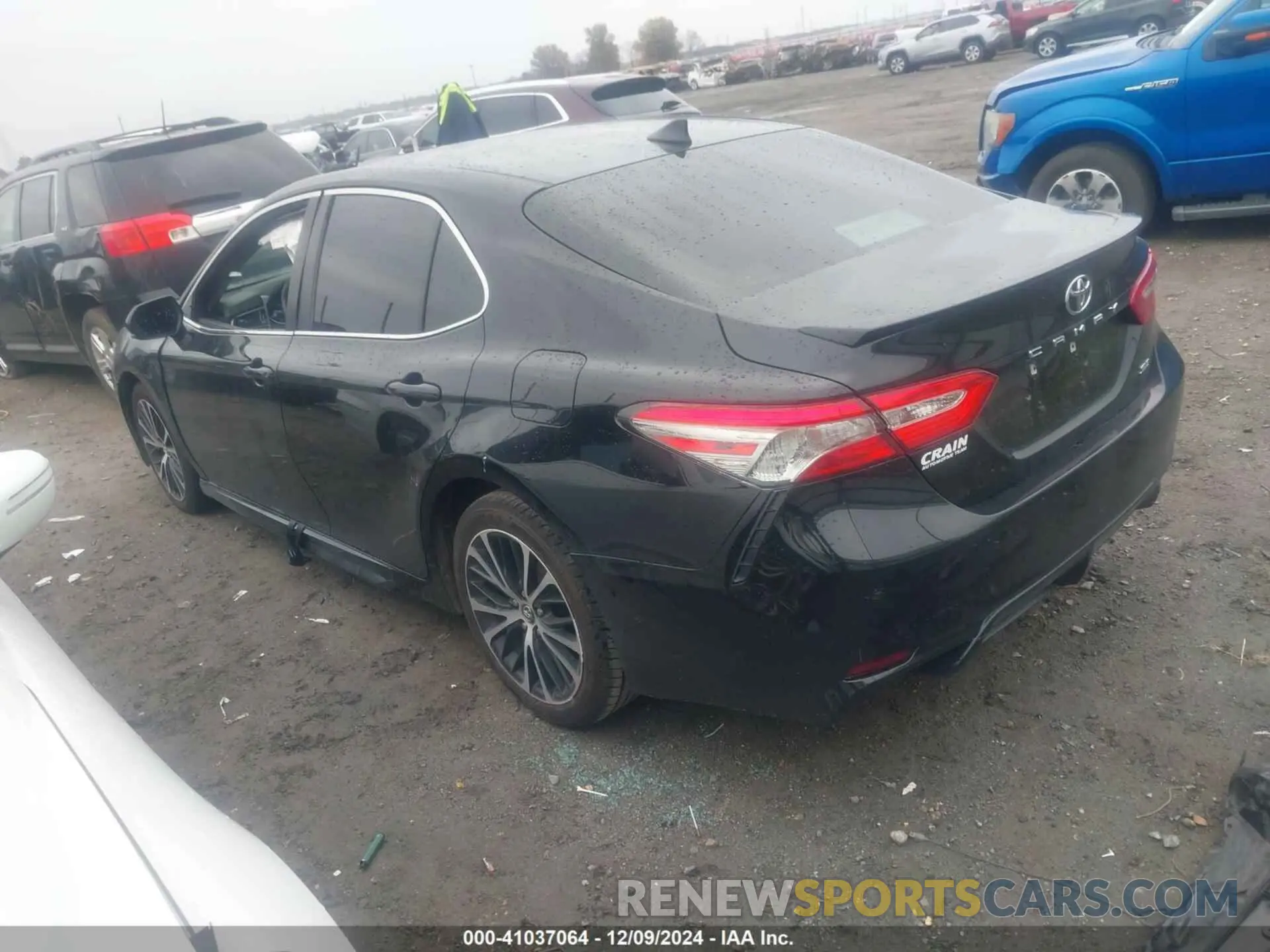 3 fotografías del automóvil dañado 4T1B11HK5KU282774 TOYOTA CAMRY 2019