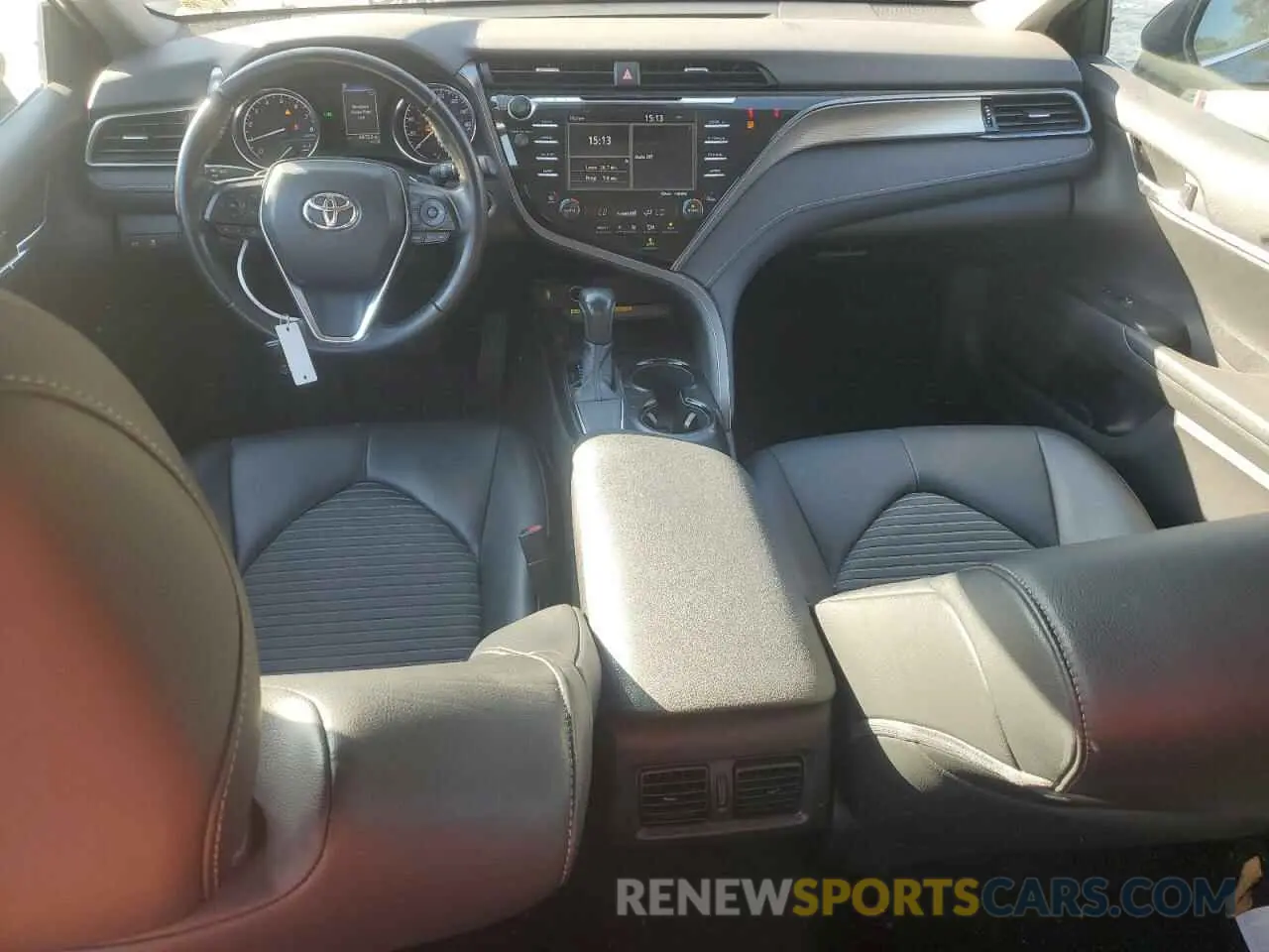 8 fotografías del automóvil dañado 4T1B11HK5KU284217 TOYOTA CAMRY 2019