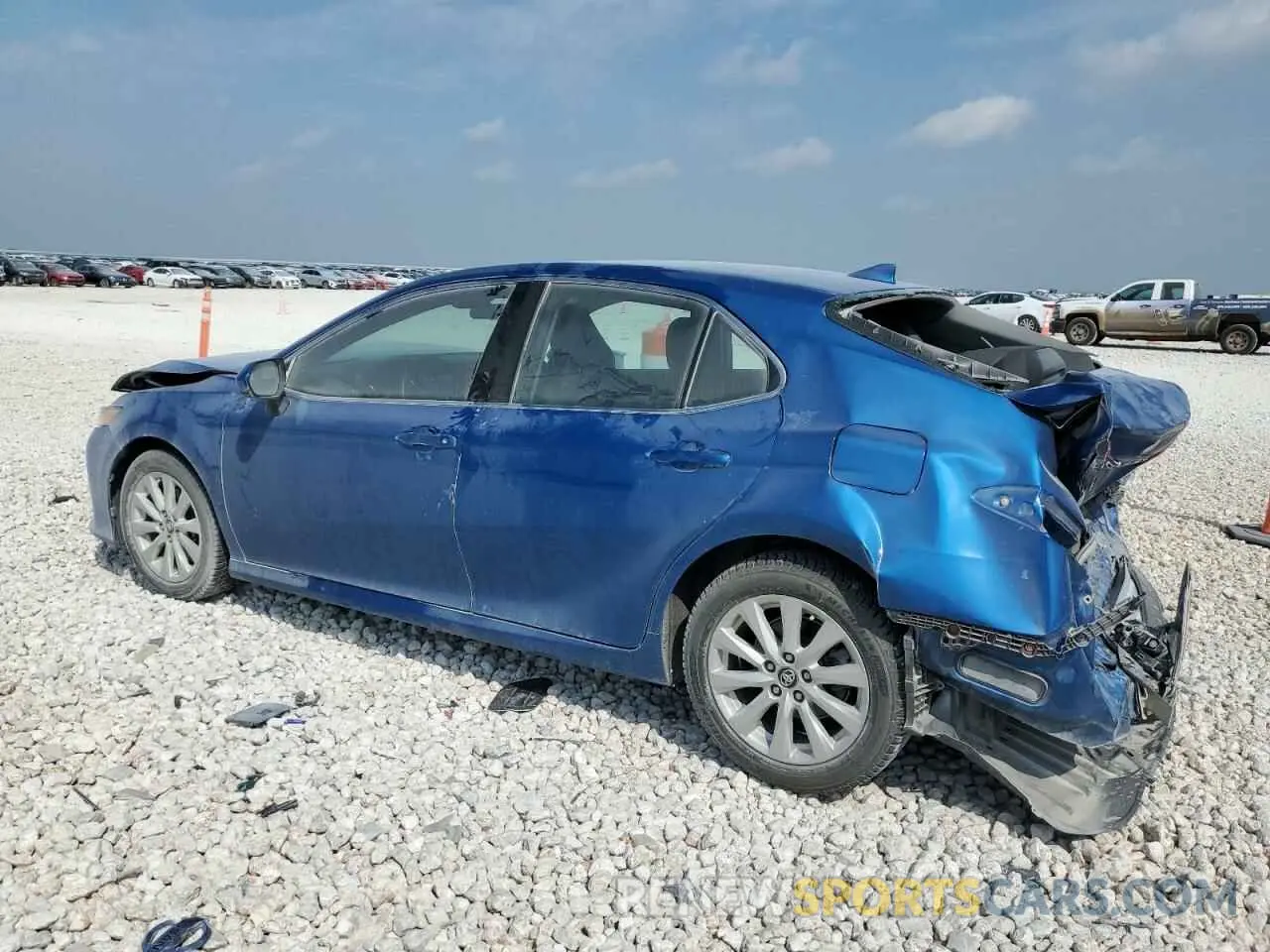 2 fotografías del automóvil dañado 4T1B11HK5KU288073 TOYOTA CAMRY 2019