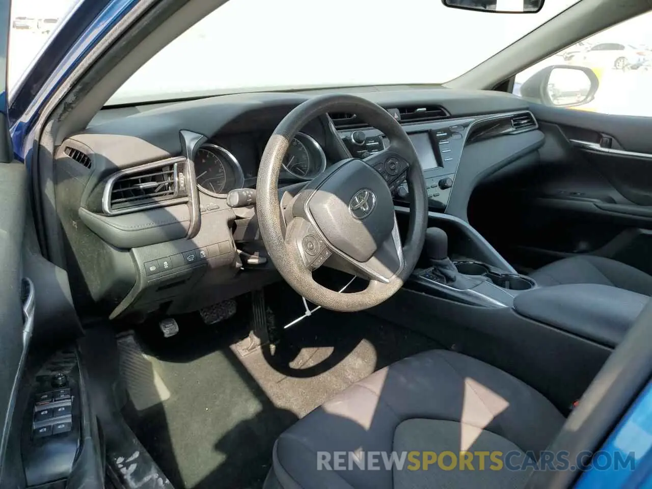 8 fotografías del automóvil dañado 4T1B11HK5KU288073 TOYOTA CAMRY 2019