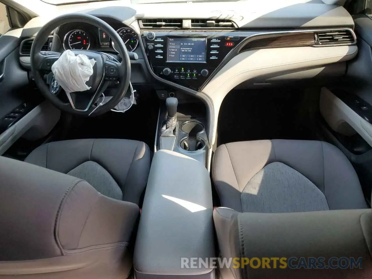 8 fotografías del automóvil dañado 4T1B11HK5KU289711 TOYOTA CAMRY 2019