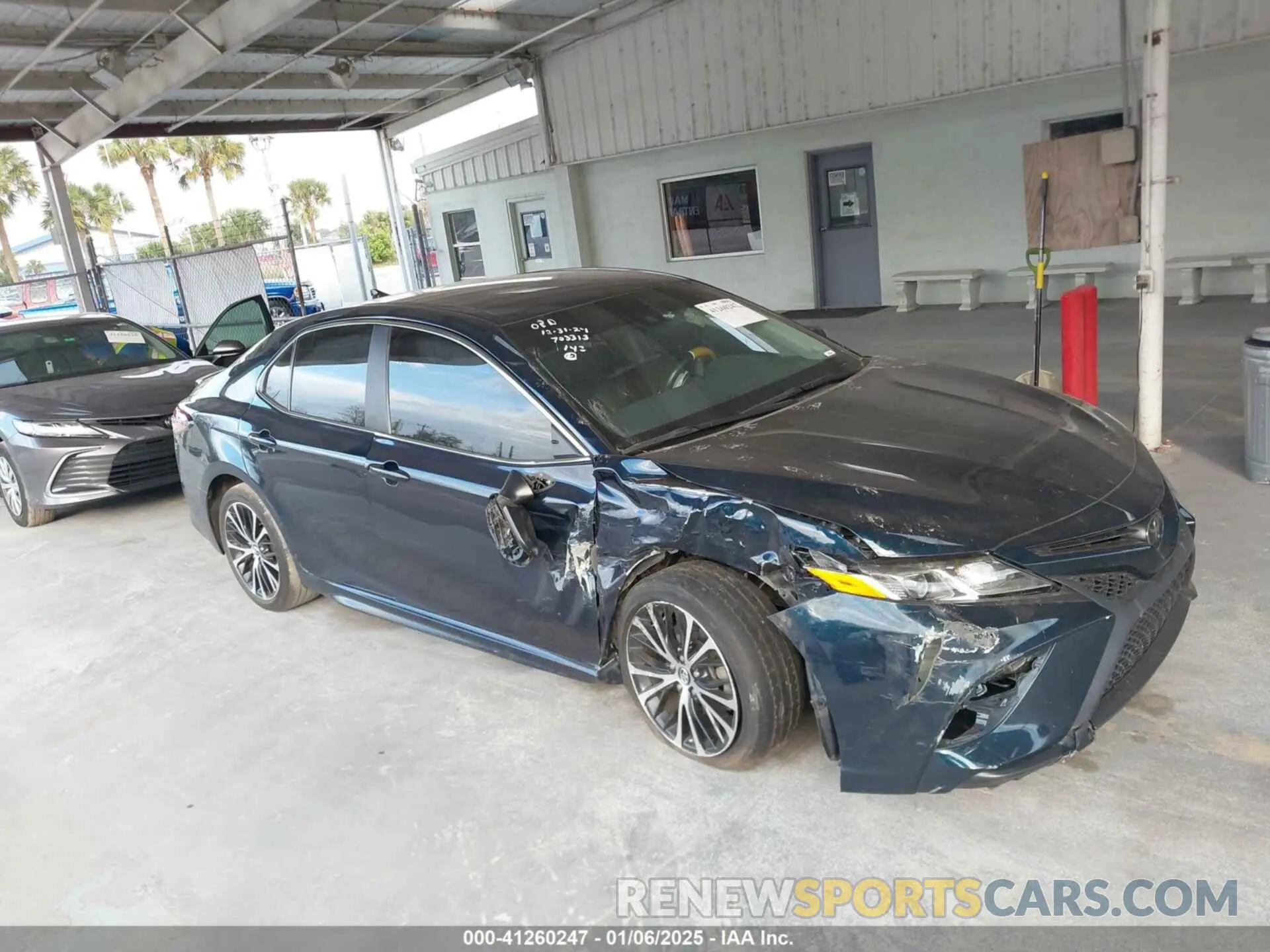 13 fotografías del automóvil dañado 4T1B11HK5KU295928 TOYOTA CAMRY 2019