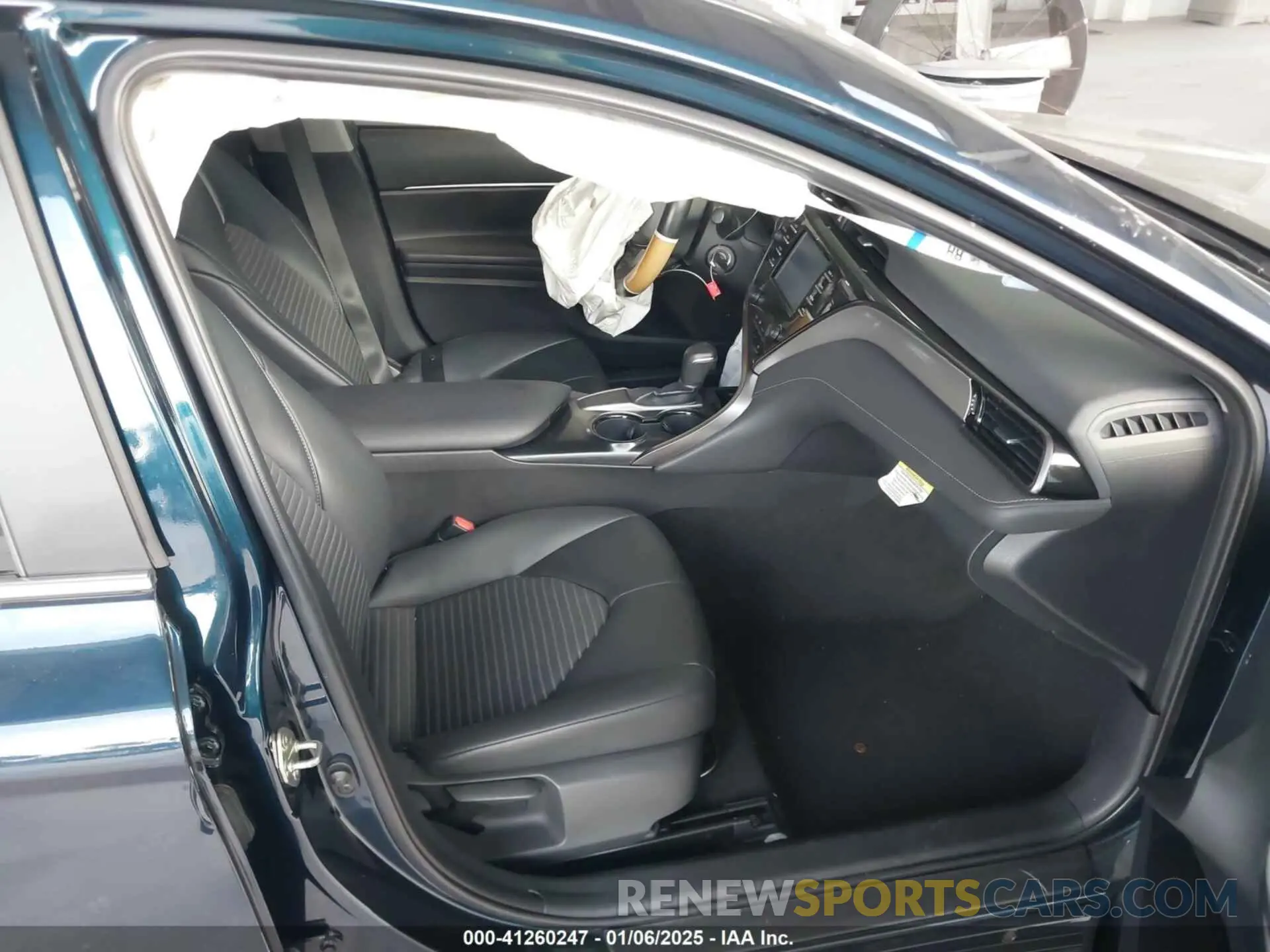 5 fotografías del automóvil dañado 4T1B11HK5KU295928 TOYOTA CAMRY 2019