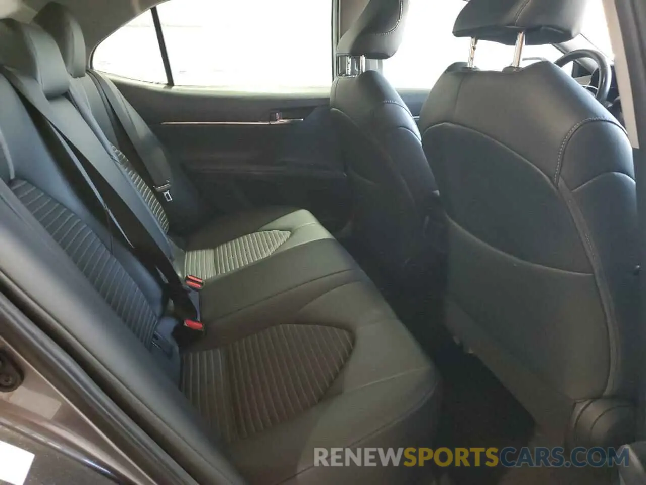 10 fotografías del automóvil dañado 4T1B11HK5KU685654 TOYOTA CAMRY 2019