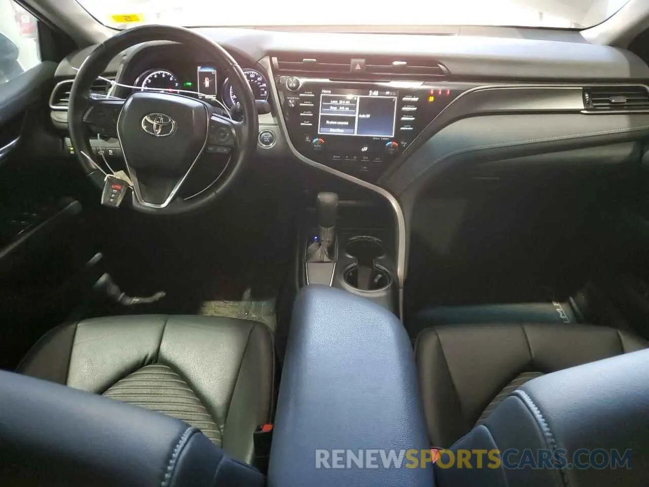 8 fotografías del automóvil dañado 4T1B11HK5KU685654 TOYOTA CAMRY 2019
