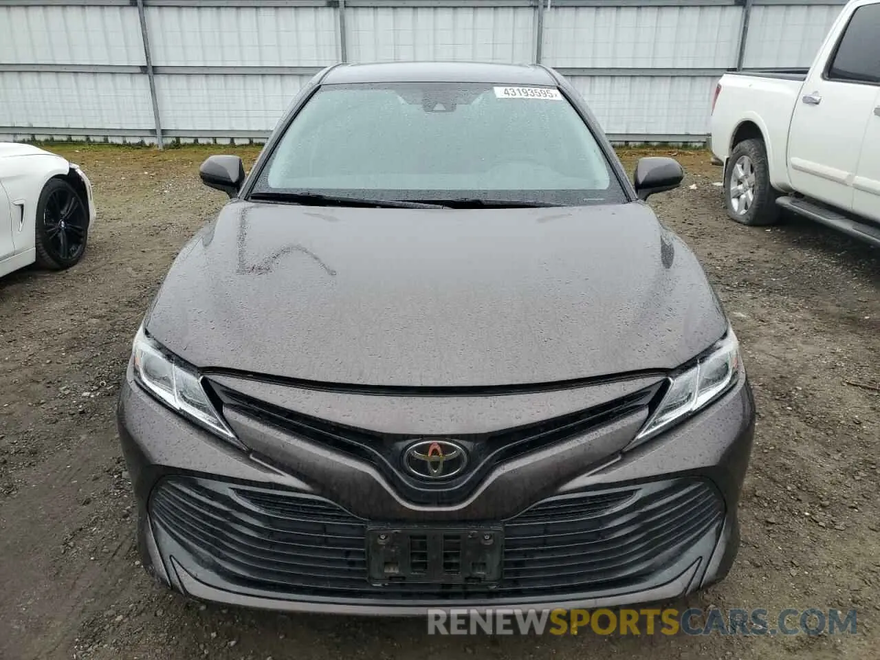 5 fotografías del automóvil dañado 4T1B11HK5KU687842 TOYOTA CAMRY 2019