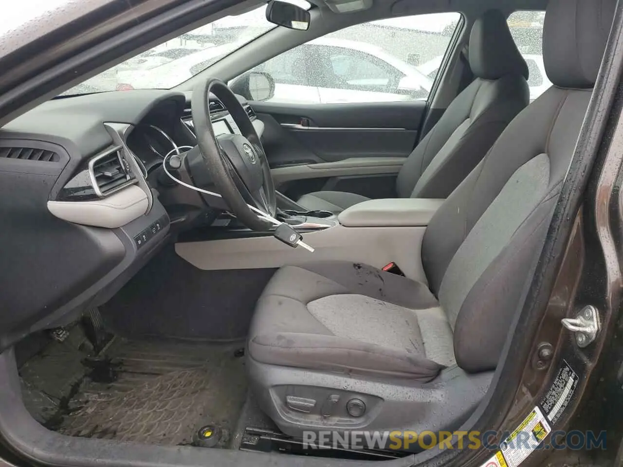 7 fotografías del automóvil dañado 4T1B11HK5KU687842 TOYOTA CAMRY 2019