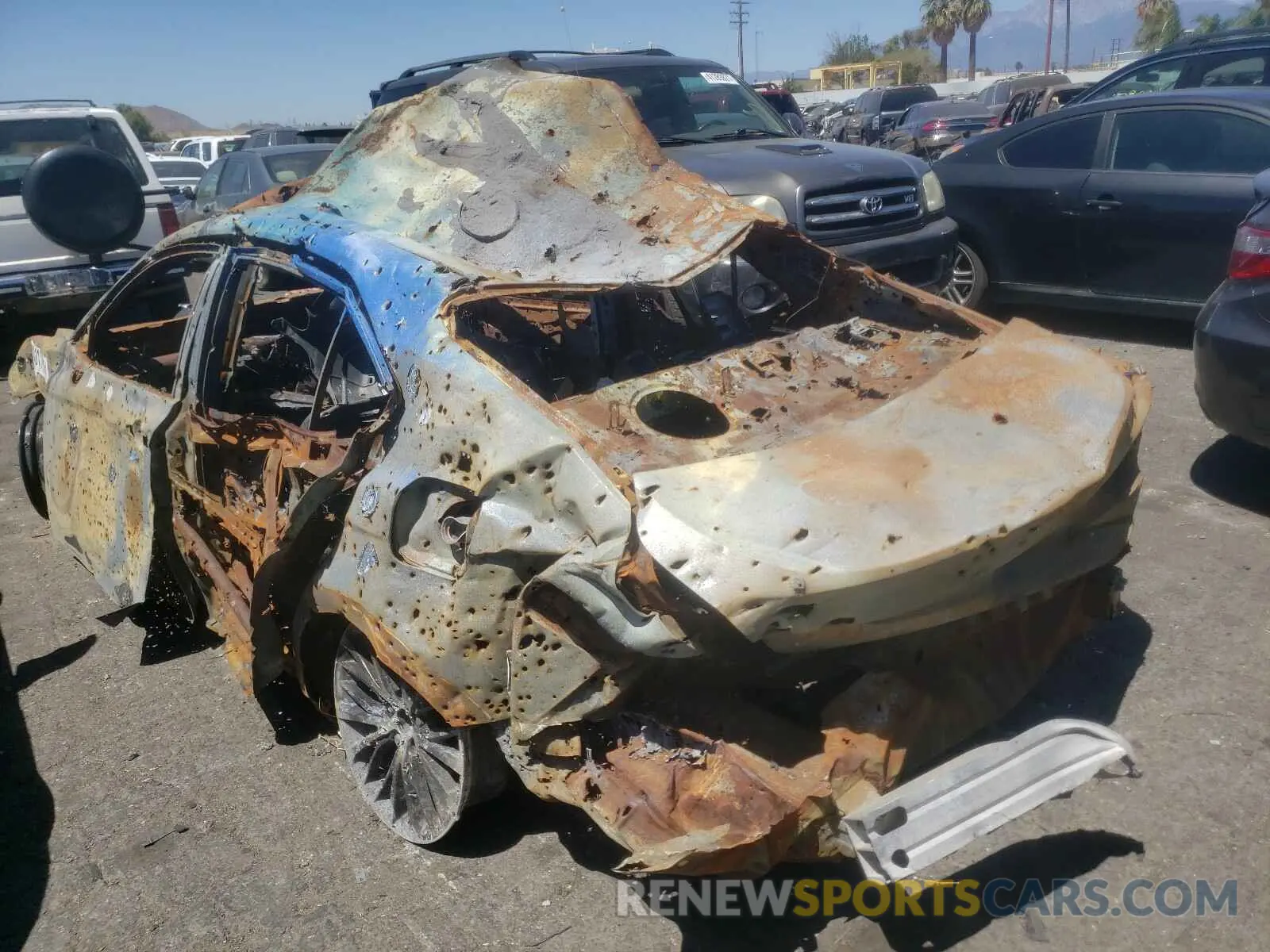3 fotografías del automóvil dañado 4T1B11HK5KU688554 TOYOTA CAMRY 2019