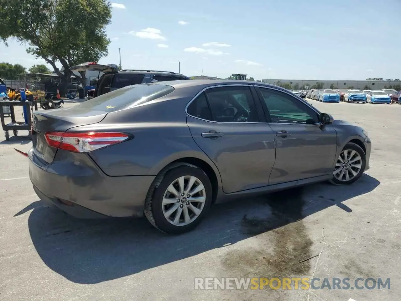 3 fotografías del automóvil dañado 4T1B11HK5KU688599 TOYOTA CAMRY 2019