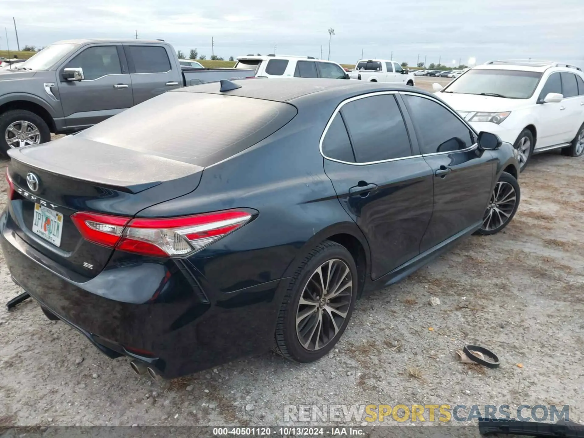 4 fotografías del automóvil dañado 4T1B11HK5KU689624 TOYOTA CAMRY 2019