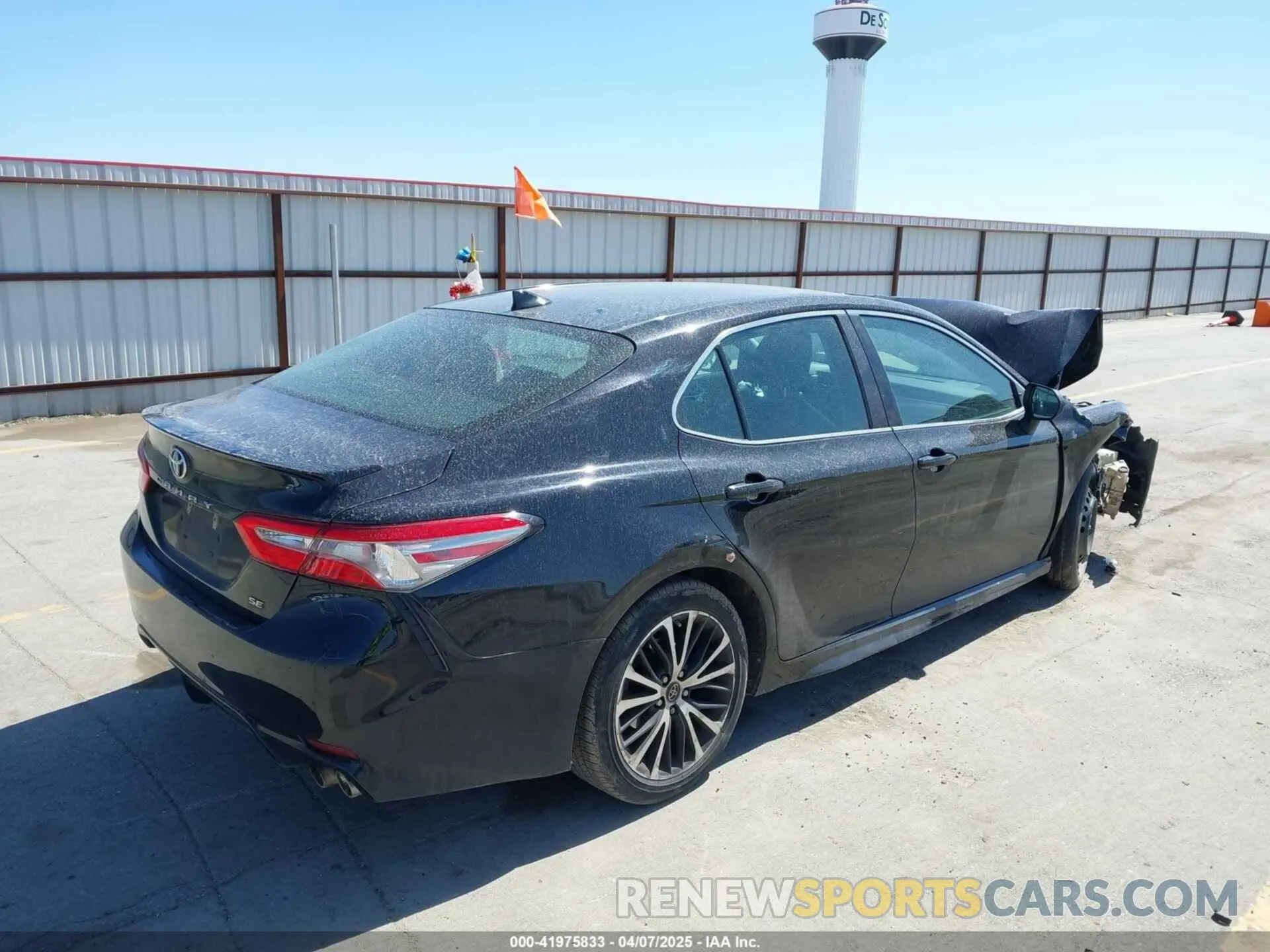 4 fotografías del automóvil dañado 4T1B11HK5KU689882 TOYOTA CAMRY 2019