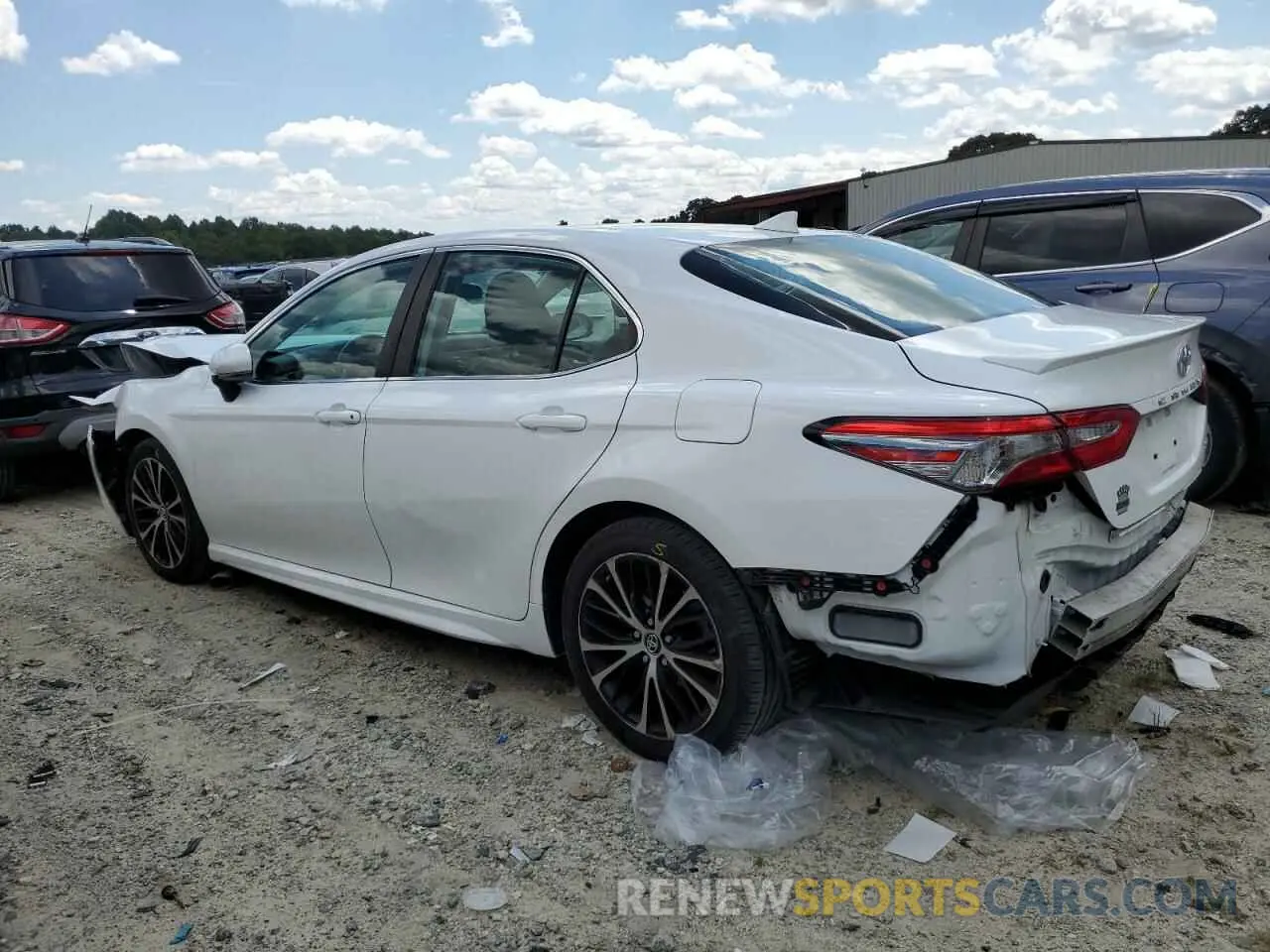 2 fotografías del automóvil dañado 4T1B11HK5KU690711 TOYOTA CAMRY 2019
