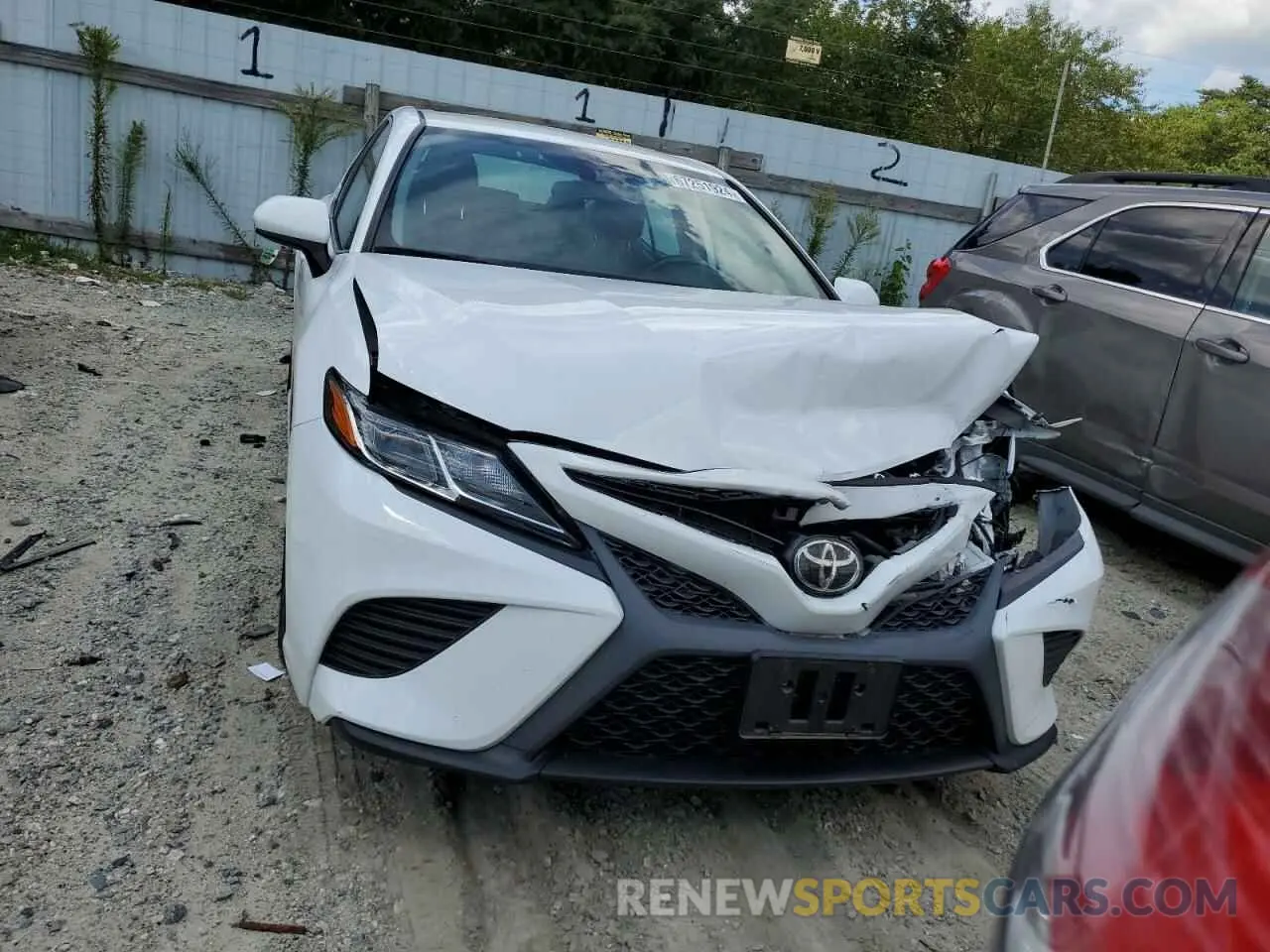 5 fotografías del automóvil dañado 4T1B11HK5KU690711 TOYOTA CAMRY 2019