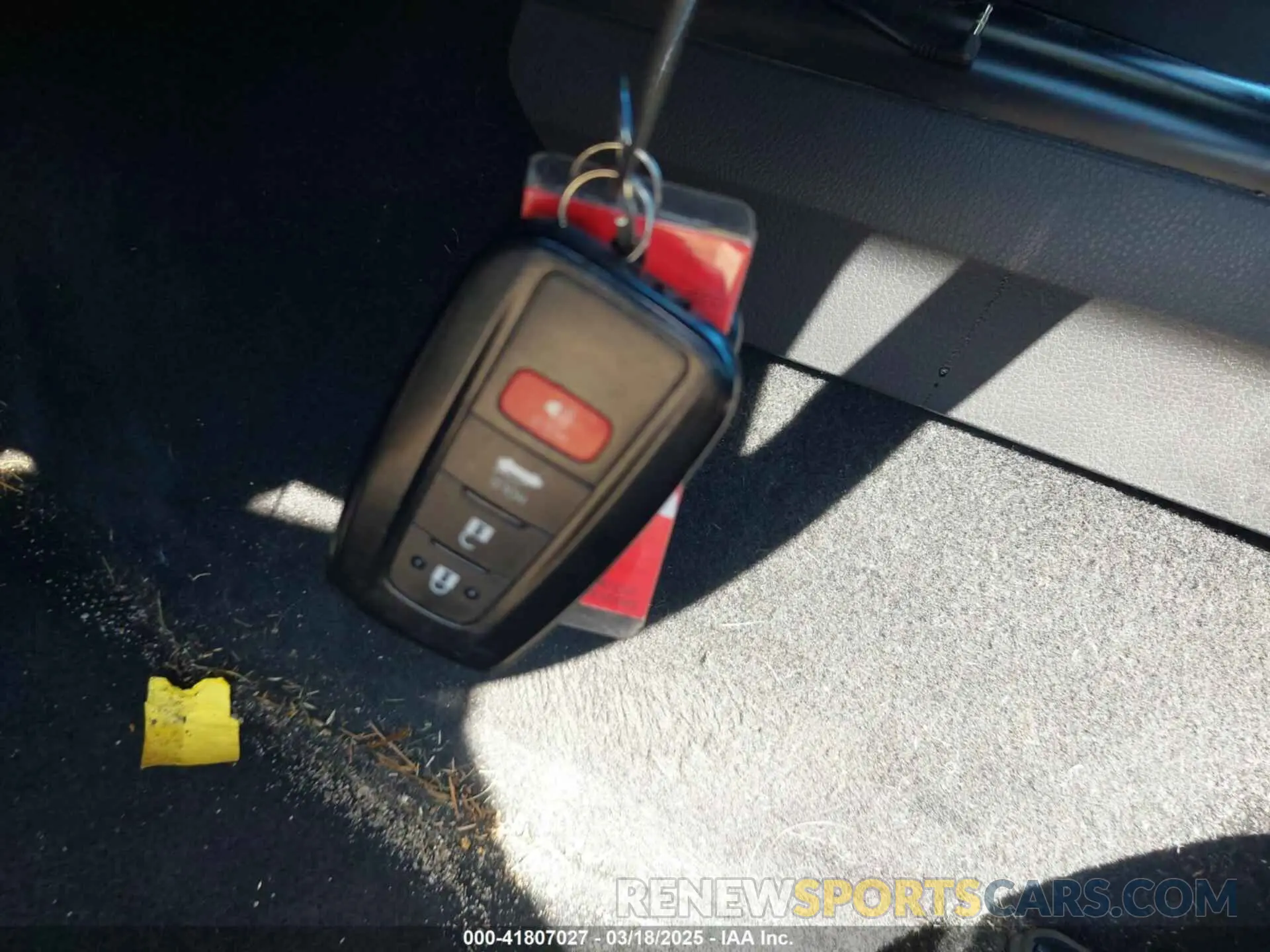 11 fotografías del automóvil dañado 4T1B11HK5KU692717 TOYOTA CAMRY 2019