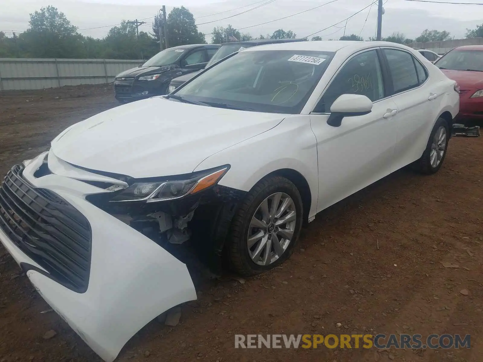 2 fotografías del automóvil dañado 4T1B11HK5KU696203 TOYOTA CAMRY 2019