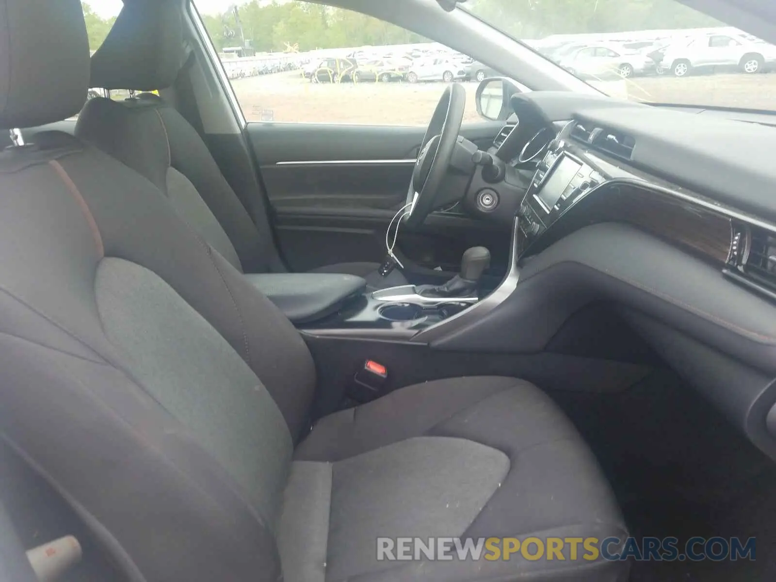 5 fotografías del automóvil dañado 4T1B11HK5KU696203 TOYOTA CAMRY 2019