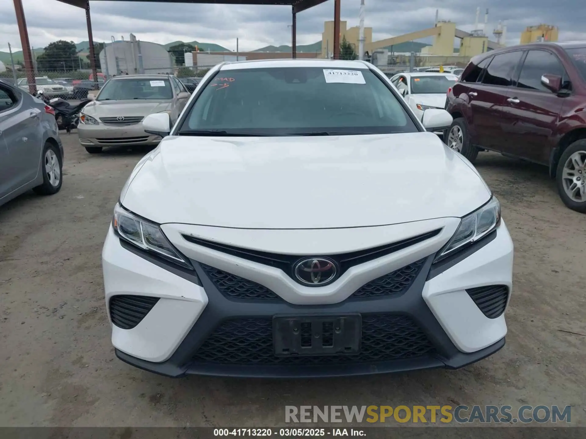 13 fotografías del automóvil dañado 4T1B11HK5KU703148 TOYOTA CAMRY 2019