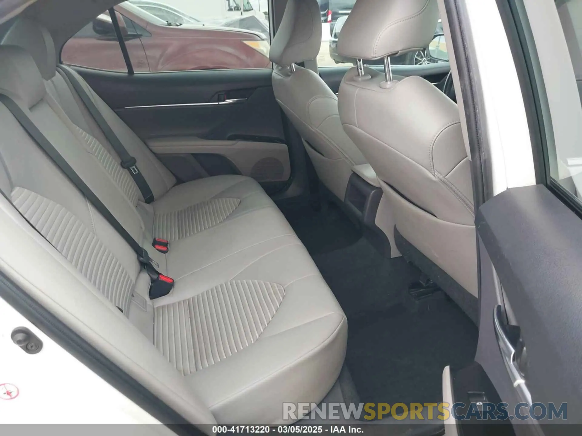 8 fotografías del automóvil dañado 4T1B11HK5KU703148 TOYOTA CAMRY 2019