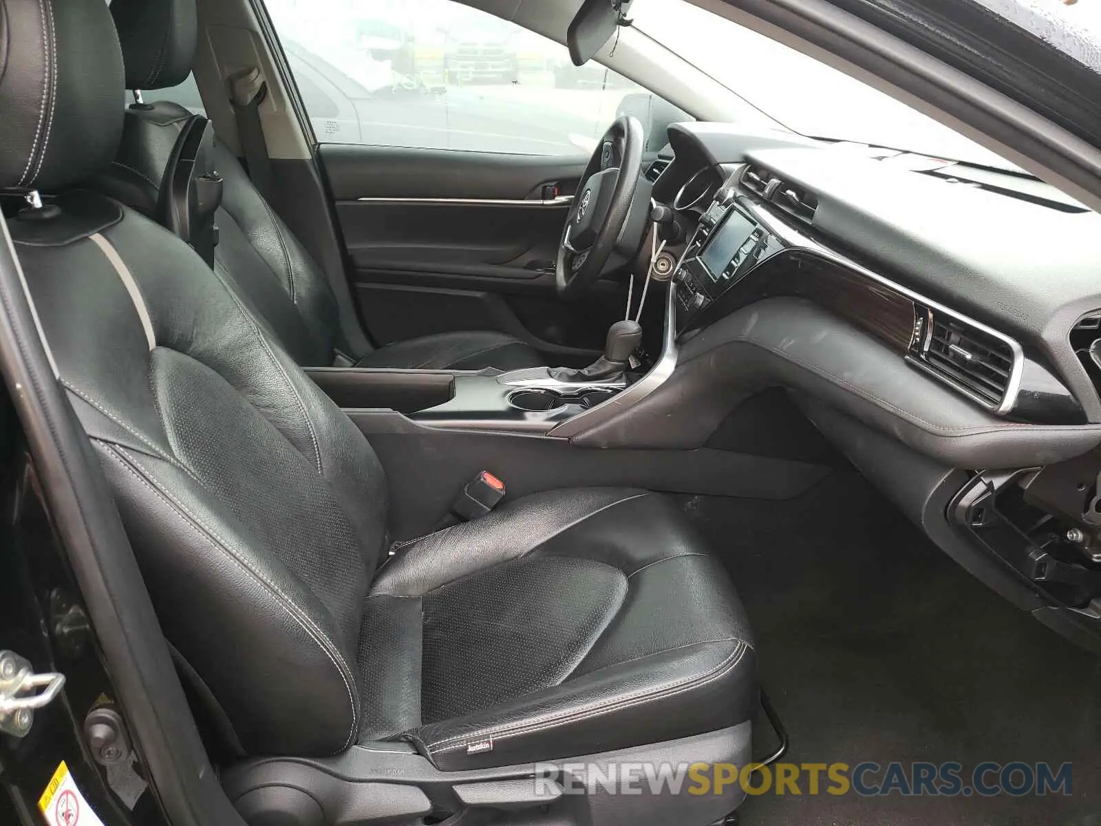 5 fotografías del automóvil dañado 4T1B11HK5KU710438 TOYOTA CAMRY 2019