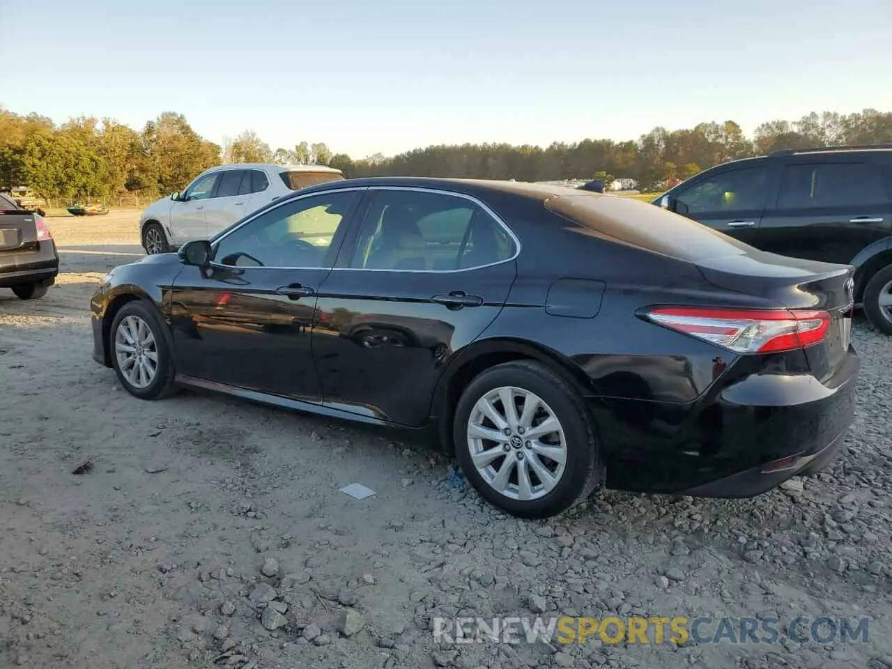 2 fotografías del automóvil dañado 4T1B11HK5KU714375 TOYOTA CAMRY 2019