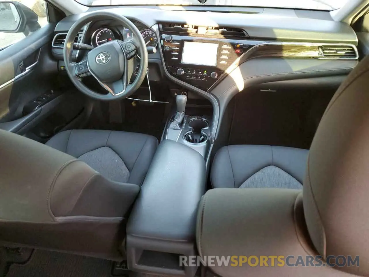 8 fotografías del automóvil dañado 4T1B11HK5KU714375 TOYOTA CAMRY 2019