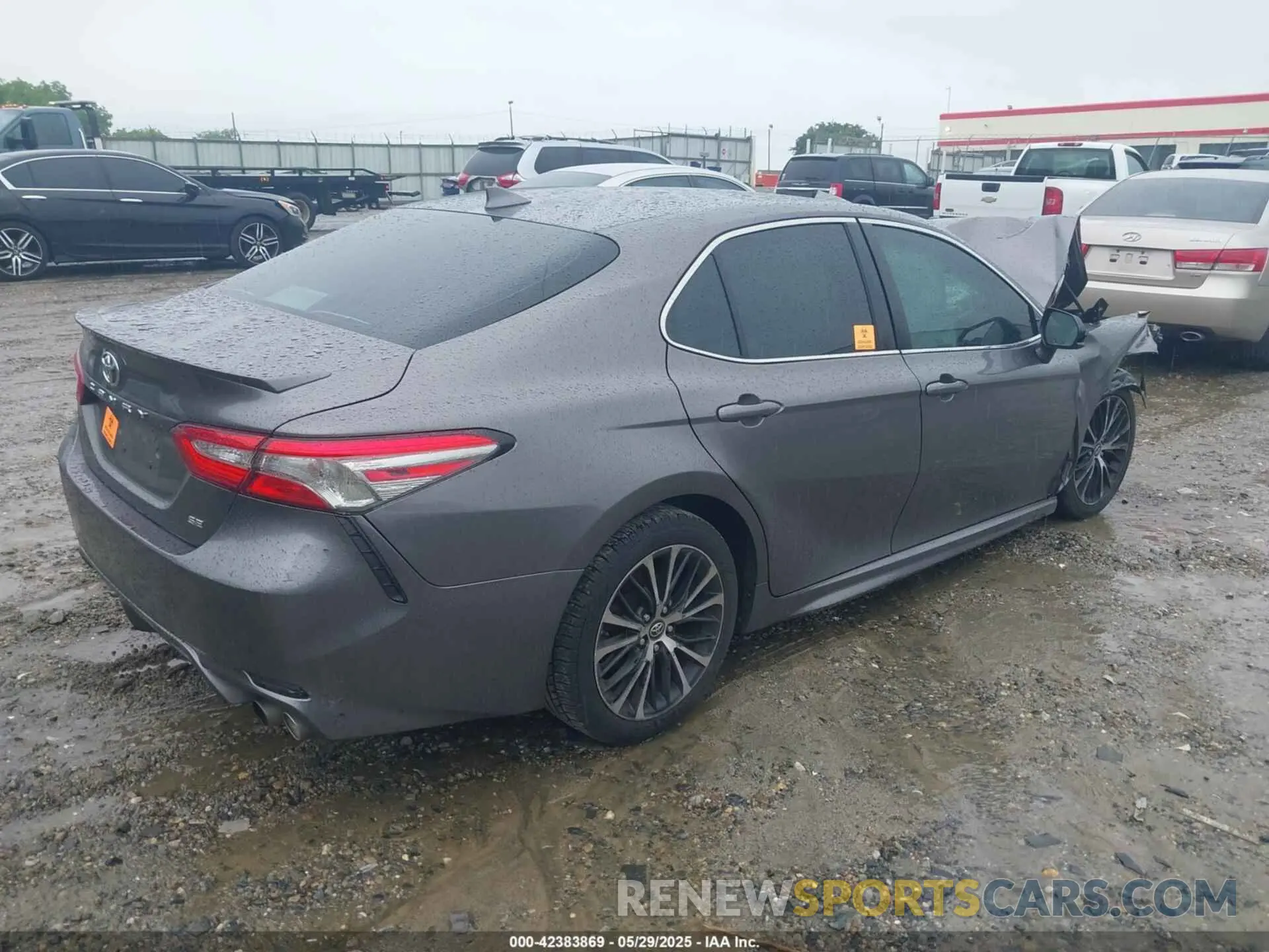 4 fotografías del automóvil dañado 4T1B11HK5KU715249 TOYOTA CAMRY 2019