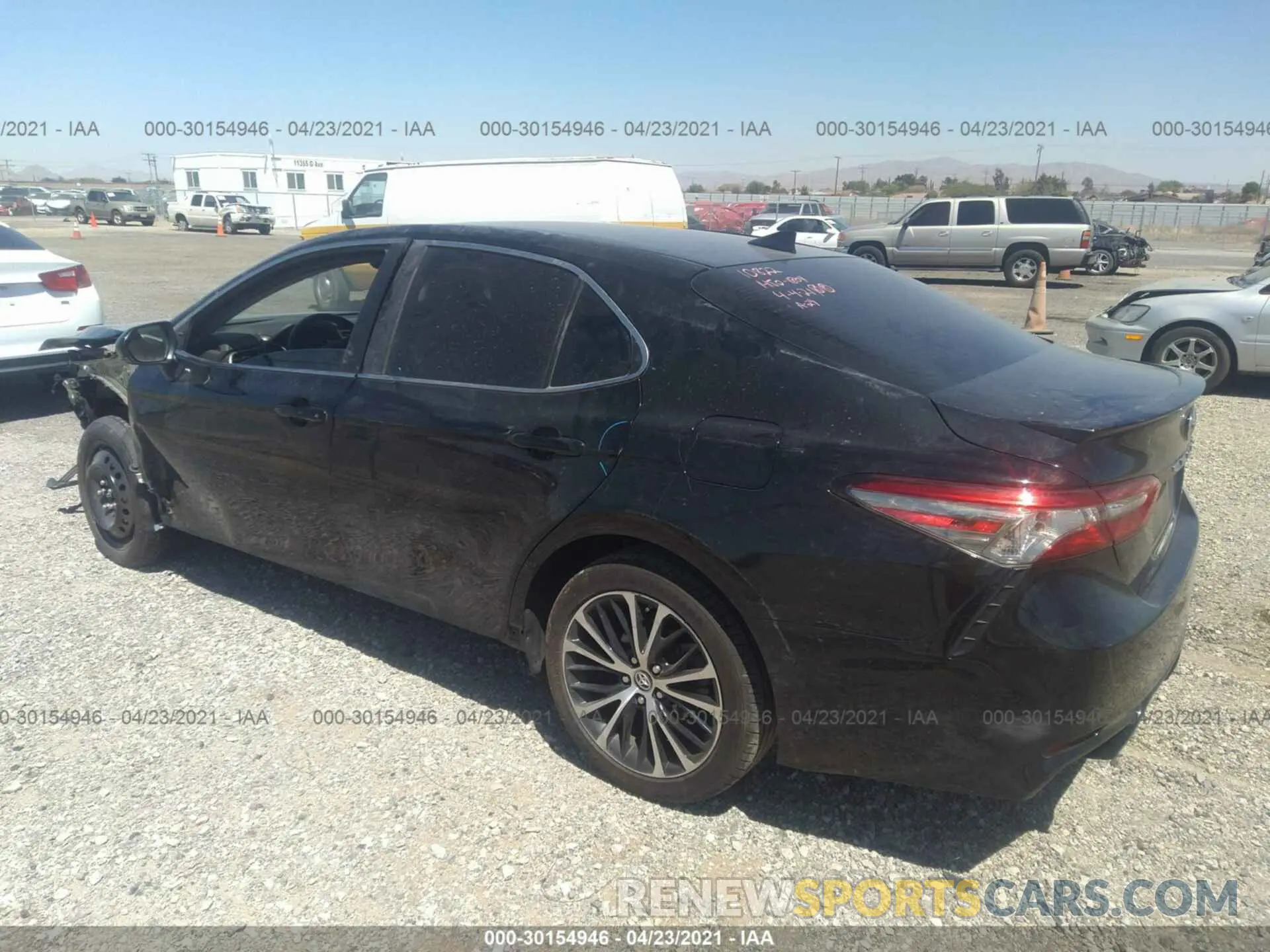 3 fotografías del automóvil dañado 4T1B11HK5KU733184 TOYOTA CAMRY 2019