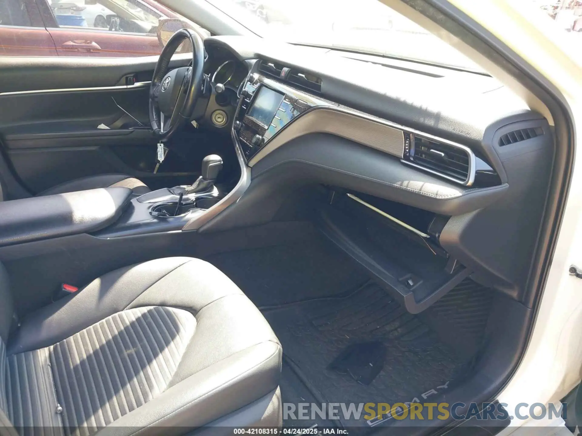 5 fotografías del automóvil dañado 4T1B11HK5KU743195 TOYOTA CAMRY 2019