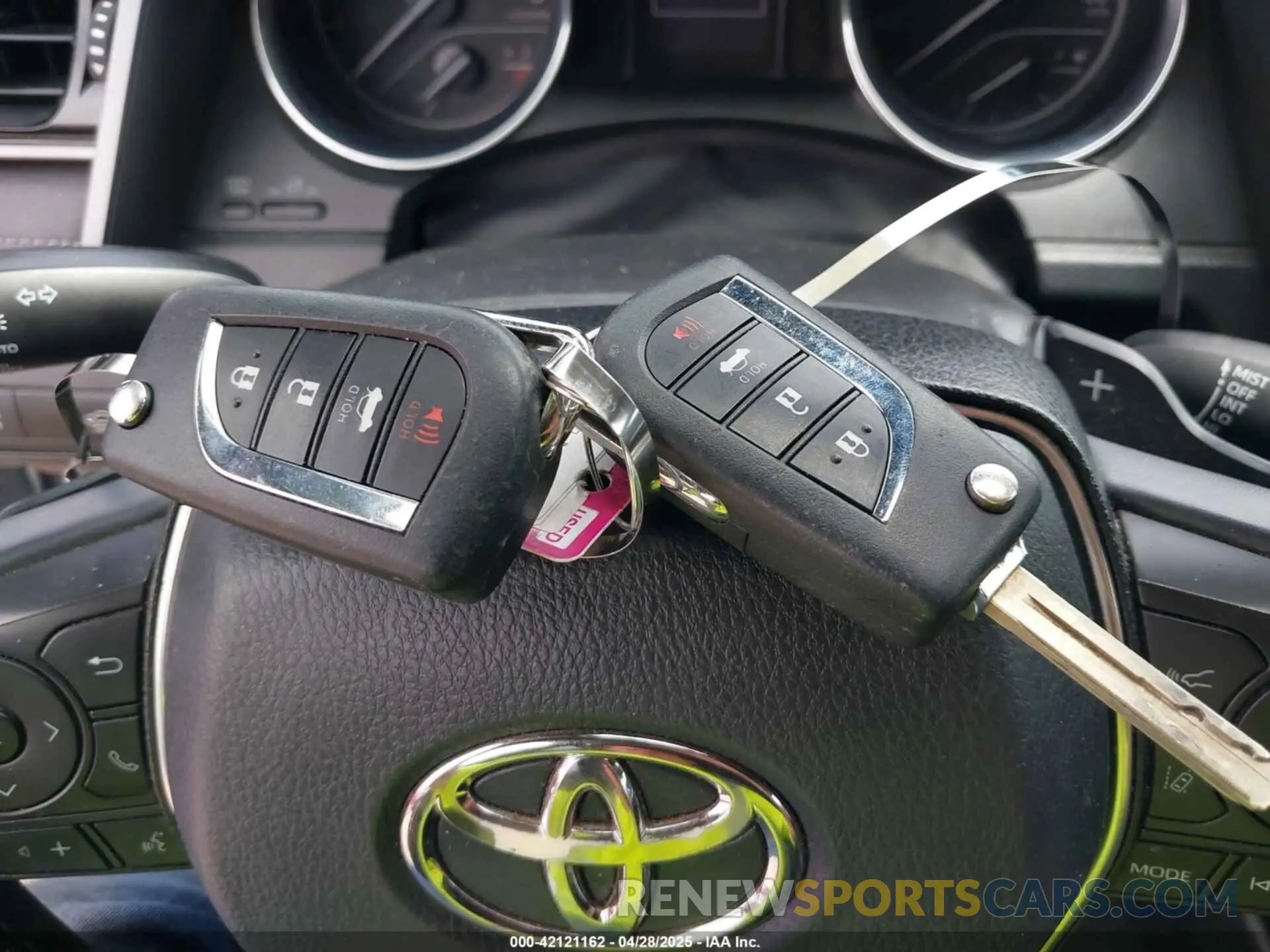 11 fotografías del automóvil dañado 4T1B11HK5KU744248 TOYOTA CAMRY 2019