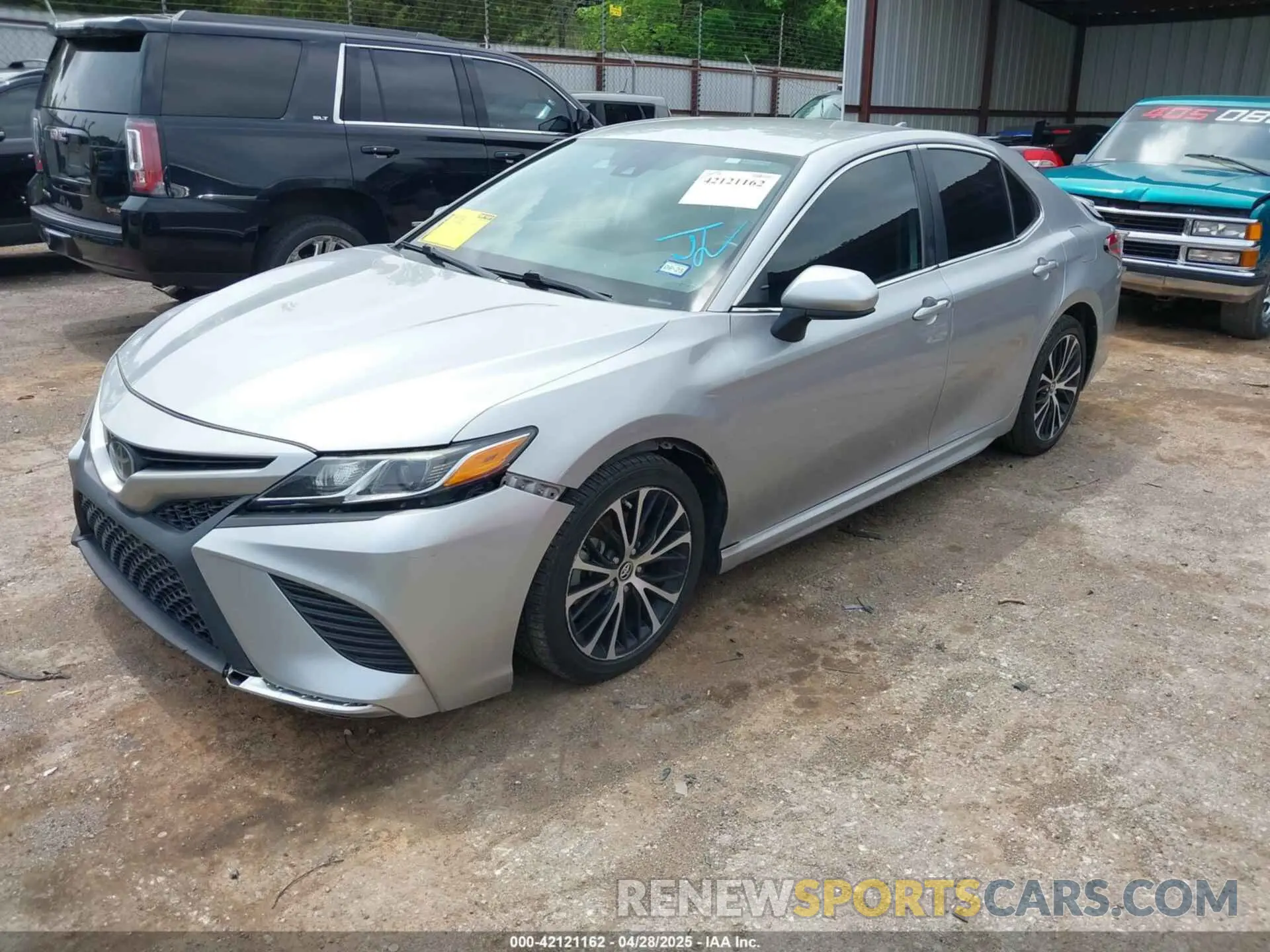 2 fotografías del automóvil dañado 4T1B11HK5KU744248 TOYOTA CAMRY 2019