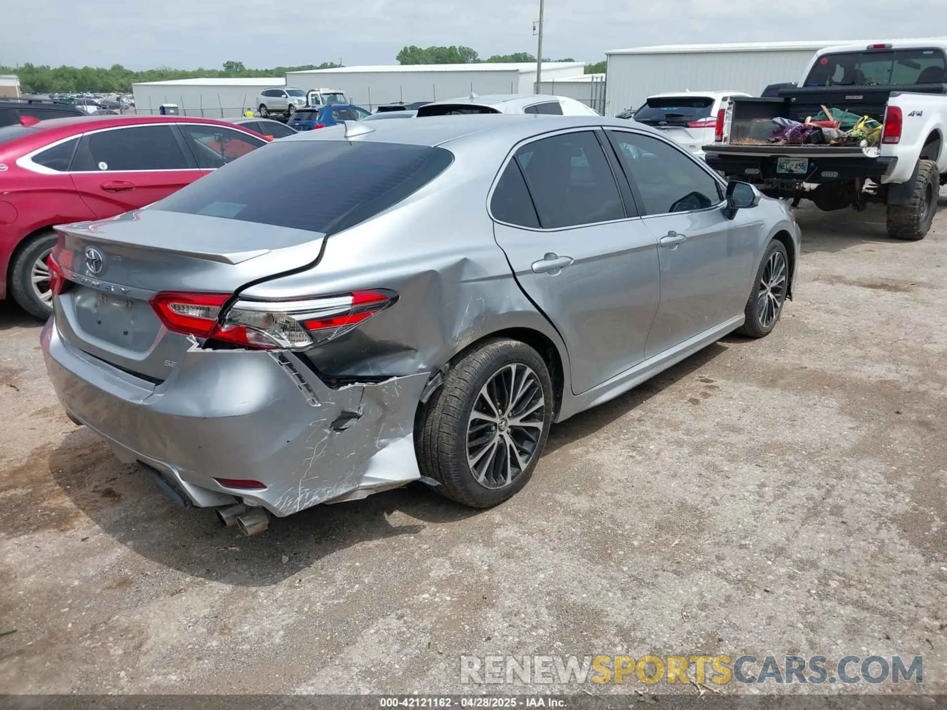 4 fotografías del automóvil dañado 4T1B11HK5KU744248 TOYOTA CAMRY 2019
