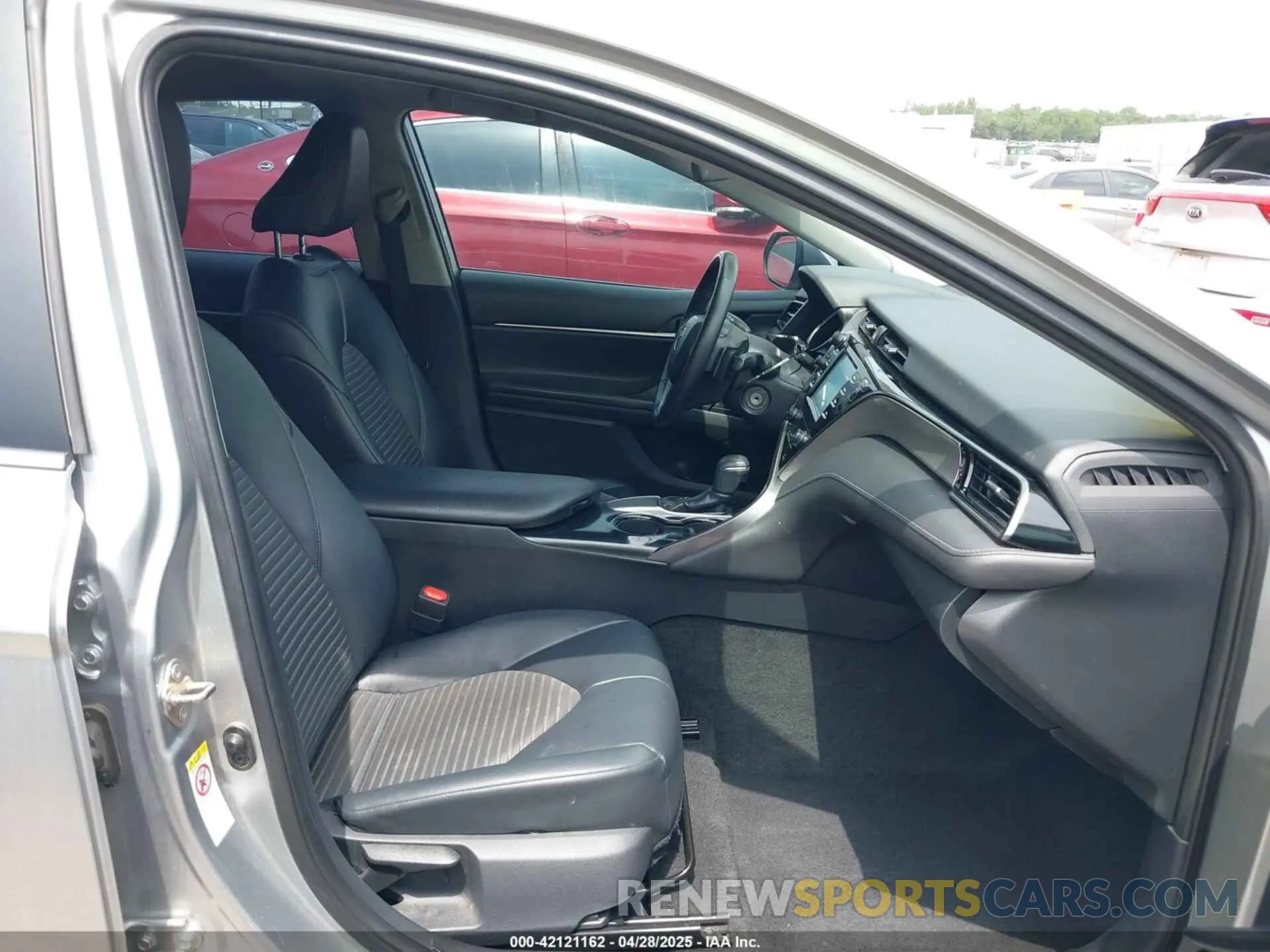 5 fotografías del automóvil dañado 4T1B11HK5KU744248 TOYOTA CAMRY 2019
