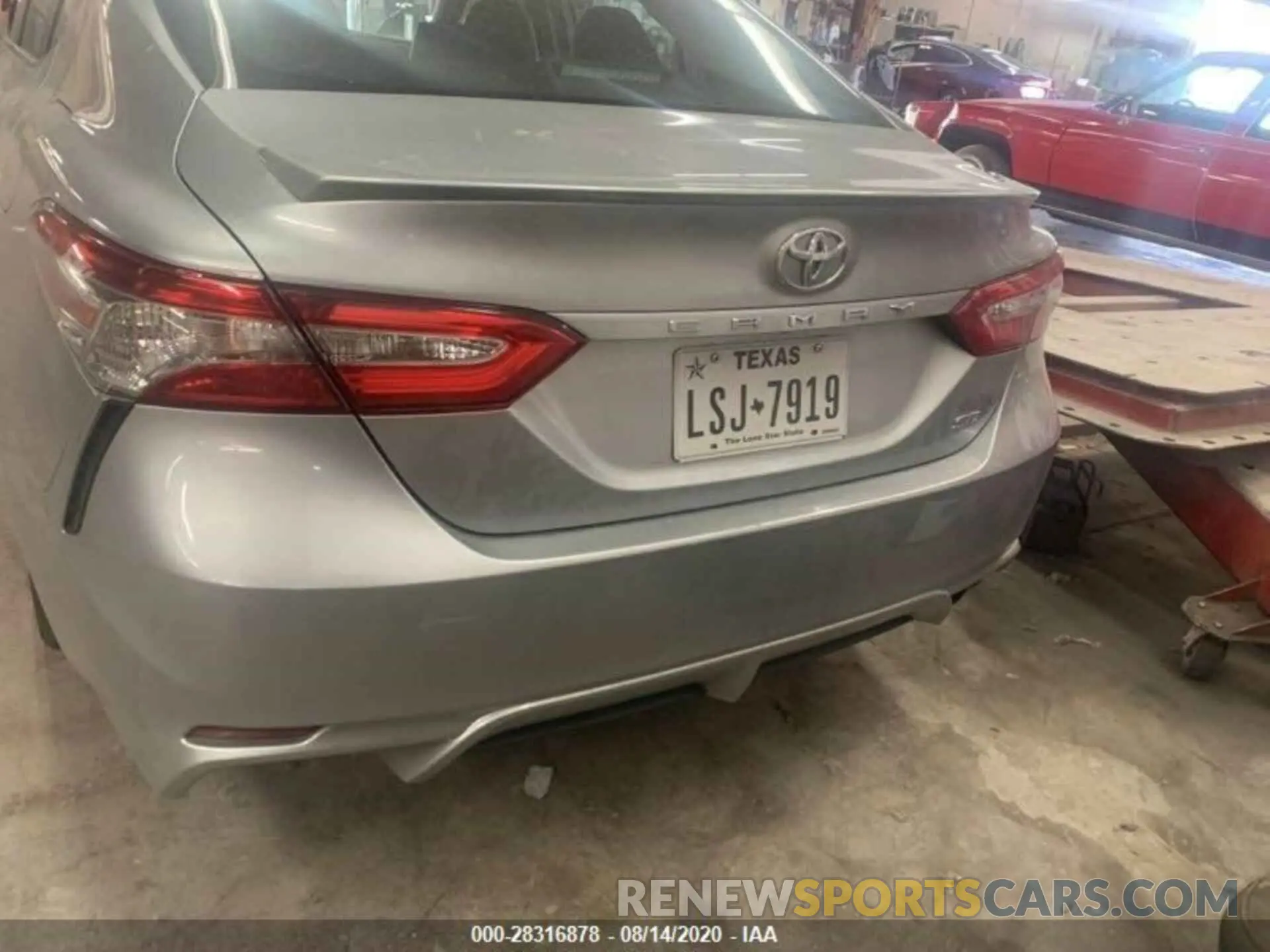 3 fotografías del automóvil dañado 4T1B11HK5KU750437 TOYOTA CAMRY 2019
