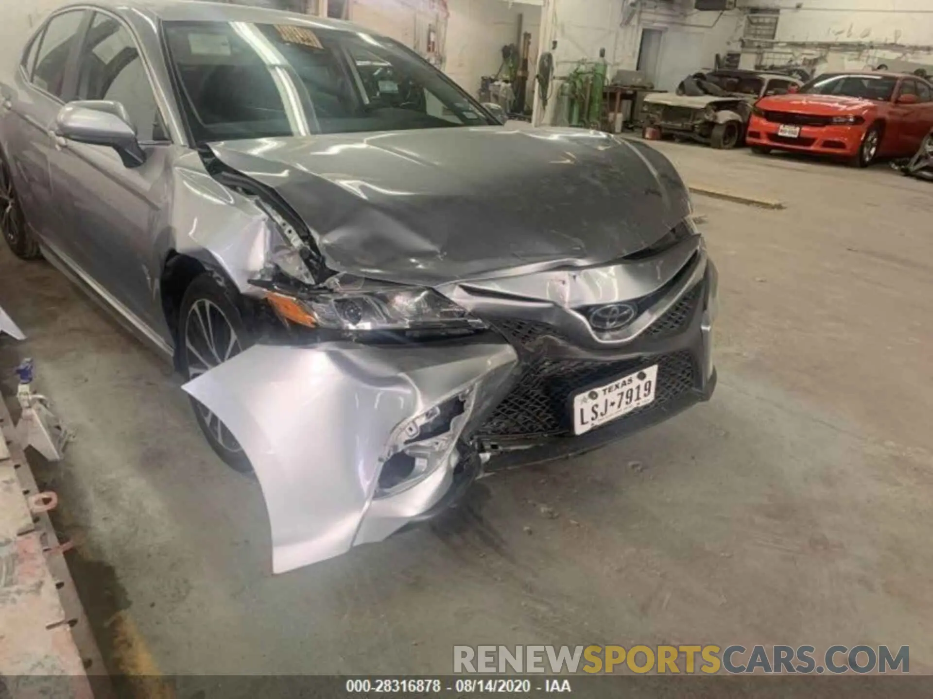 4 fotografías del automóvil dañado 4T1B11HK5KU750437 TOYOTA CAMRY 2019