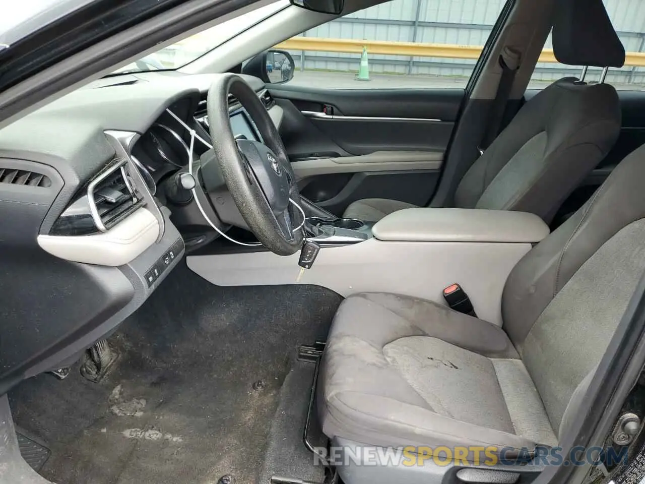 7 fotografías del automóvil dañado 4T1B11HK5KU751121 TOYOTA CAMRY 2019
